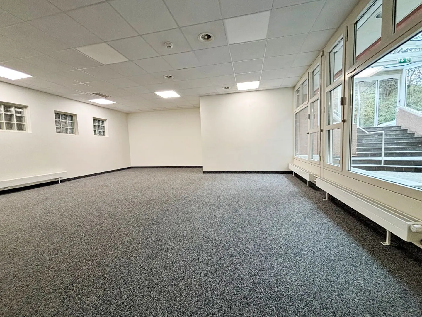 Ausnahme-Kauflokal im Zentrum von Nyon - Photo 8 of 13