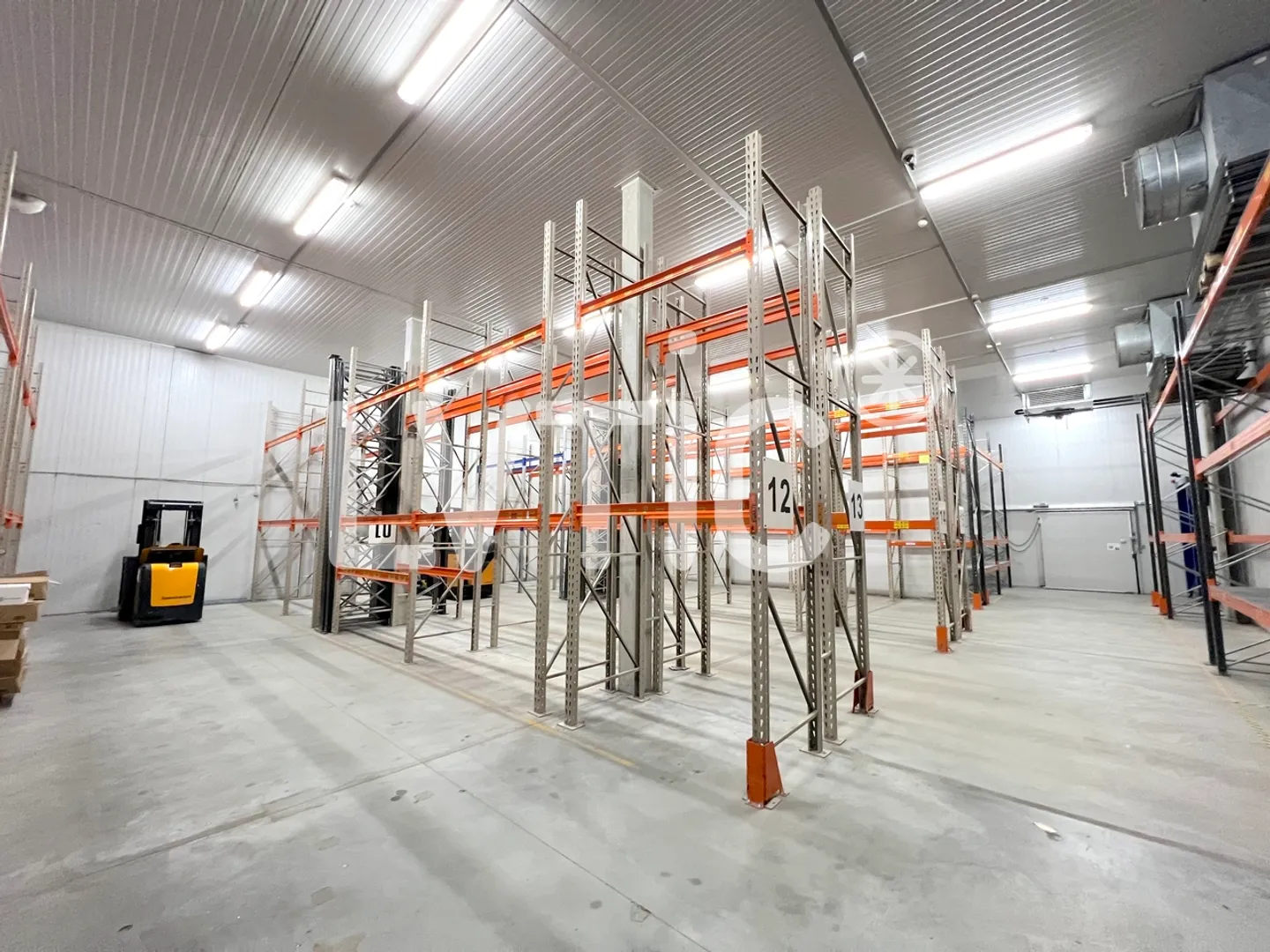 Sito industriale di 5500 m2 divisibili in affitto vicino a Nyon - Foto 4 di 13