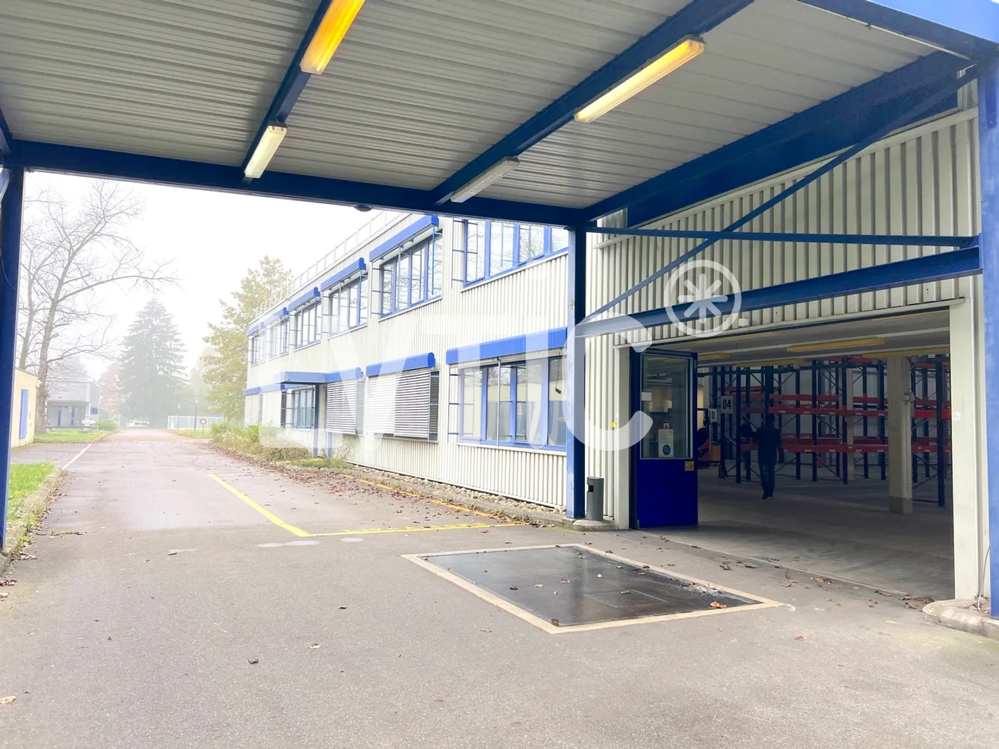 Sito industriale di 5500 m2 divisibili in affitto vicino a Nyon - Foto 6 di 13