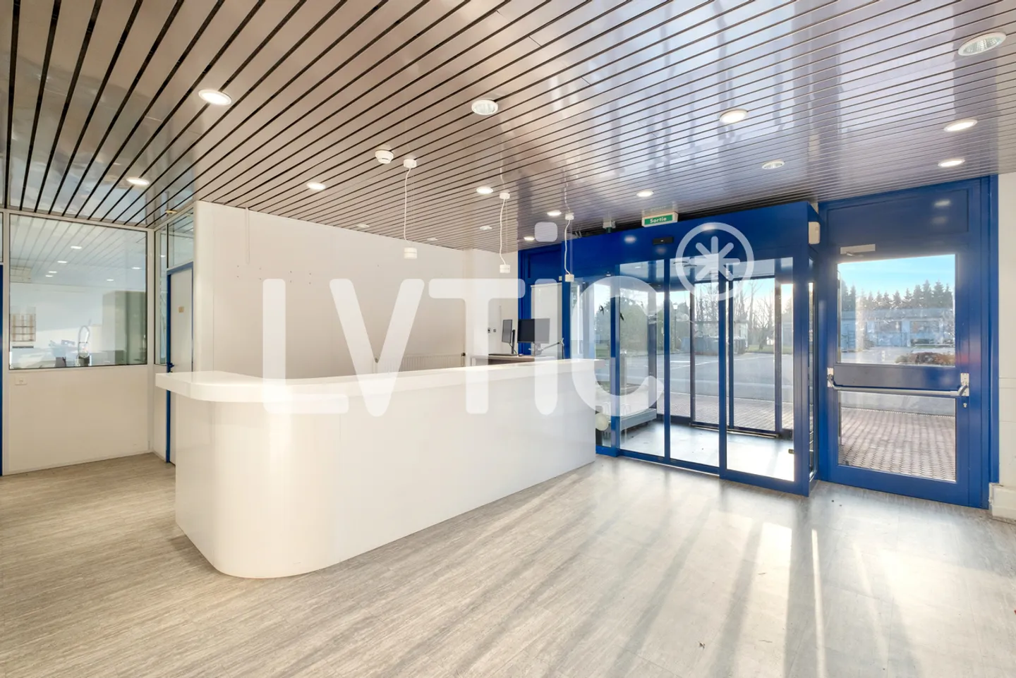 Sito industriale di 5500 m2 divisibili in affitto vicino a Nyon - Foto 10 di 13