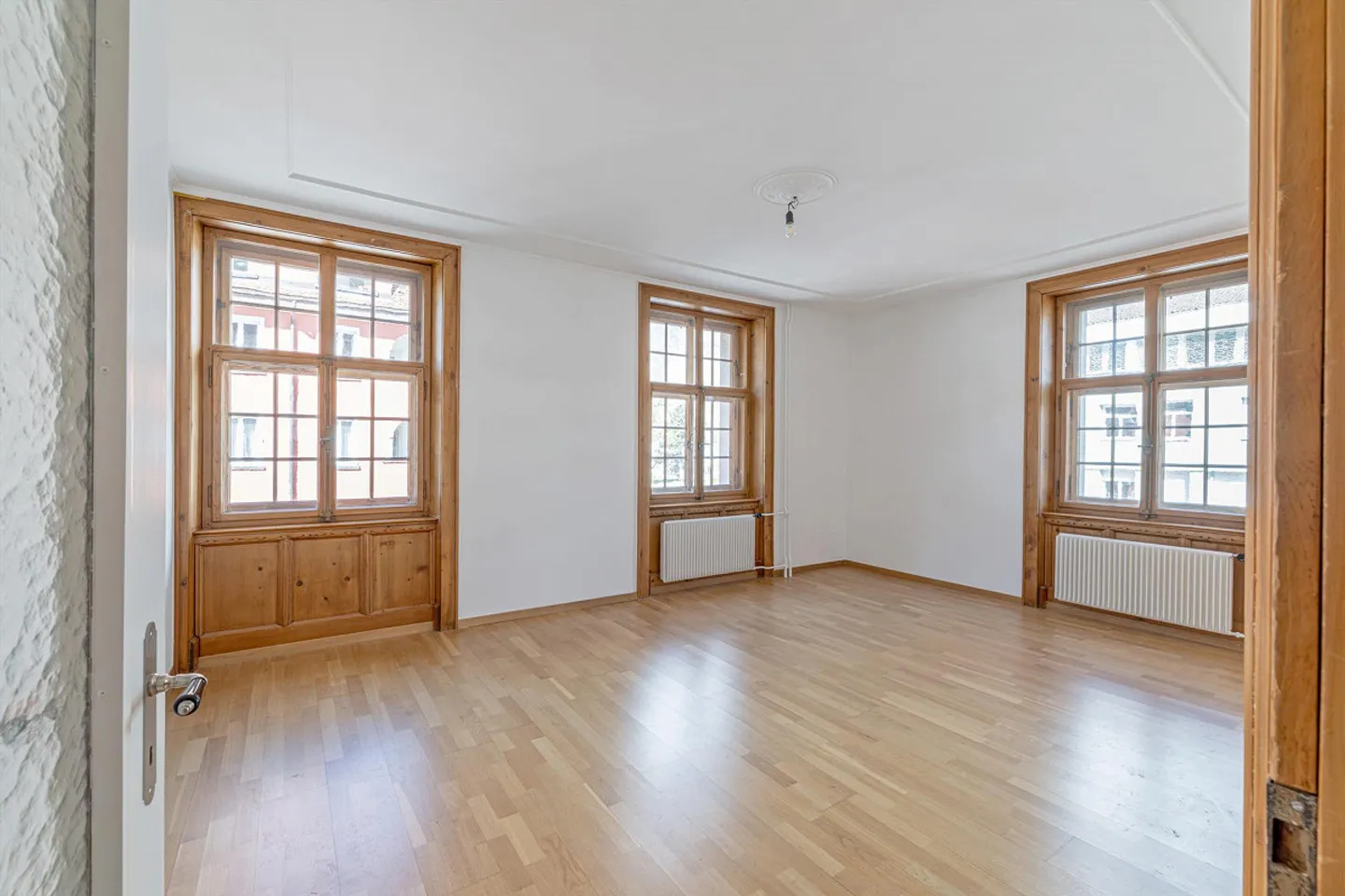 Appartamento in vecchio edificio appena ristrutturato con grande terrazza - Foto 5 di 16