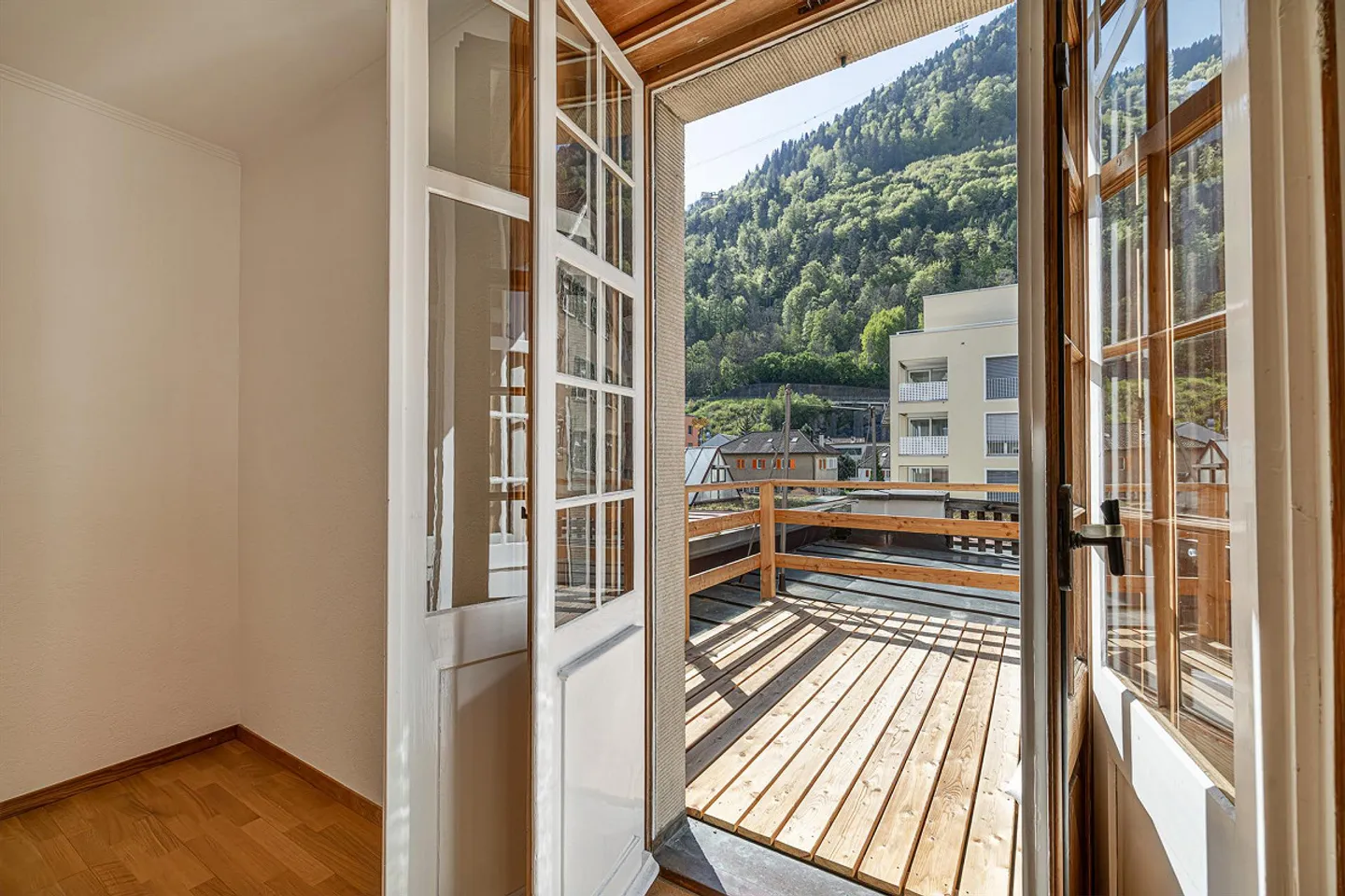 Appartamento in vecchio edificio appena ristrutturato con grande terrazza - Foto 7 di 16