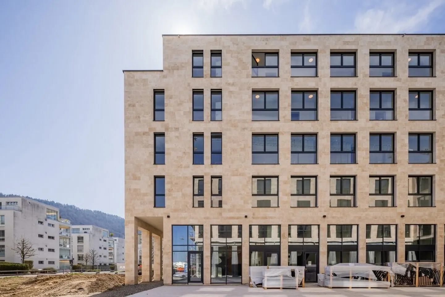 Espace de bureau/commercial attrayant dans un nouveau bâtiment, première occupation à Lucerne/Littau - Photo 1 sur 7