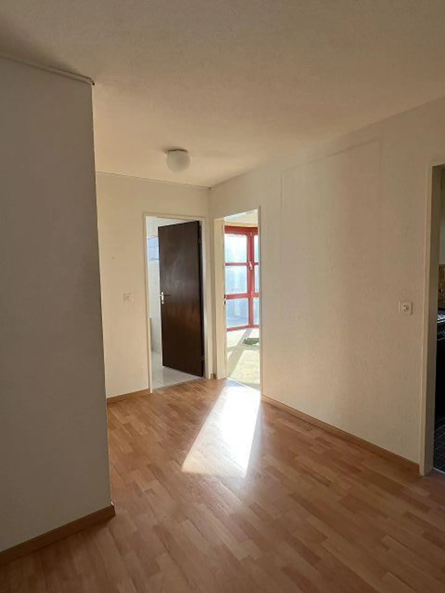 Charmante et fraîchement rénovée appartement de 3,5 pièces - Photo 5 sur 10