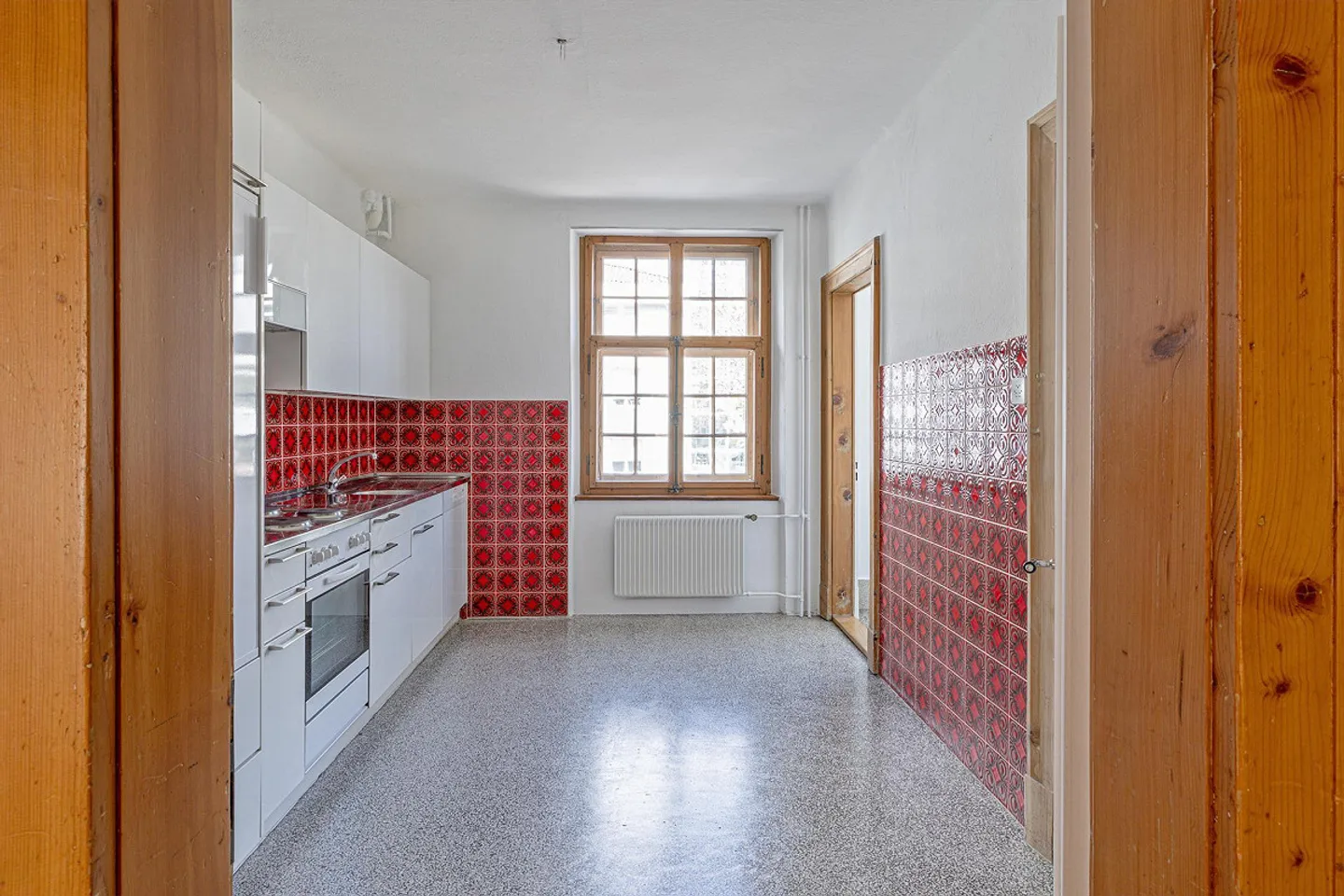 Appartamento in vecchio edificio appena ristrutturato con grande terrazza - Foto 11 di 16