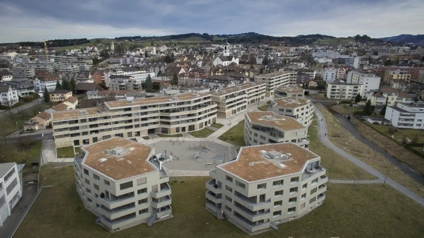 Appartamento moderno con balcone - Foto 1 di 6