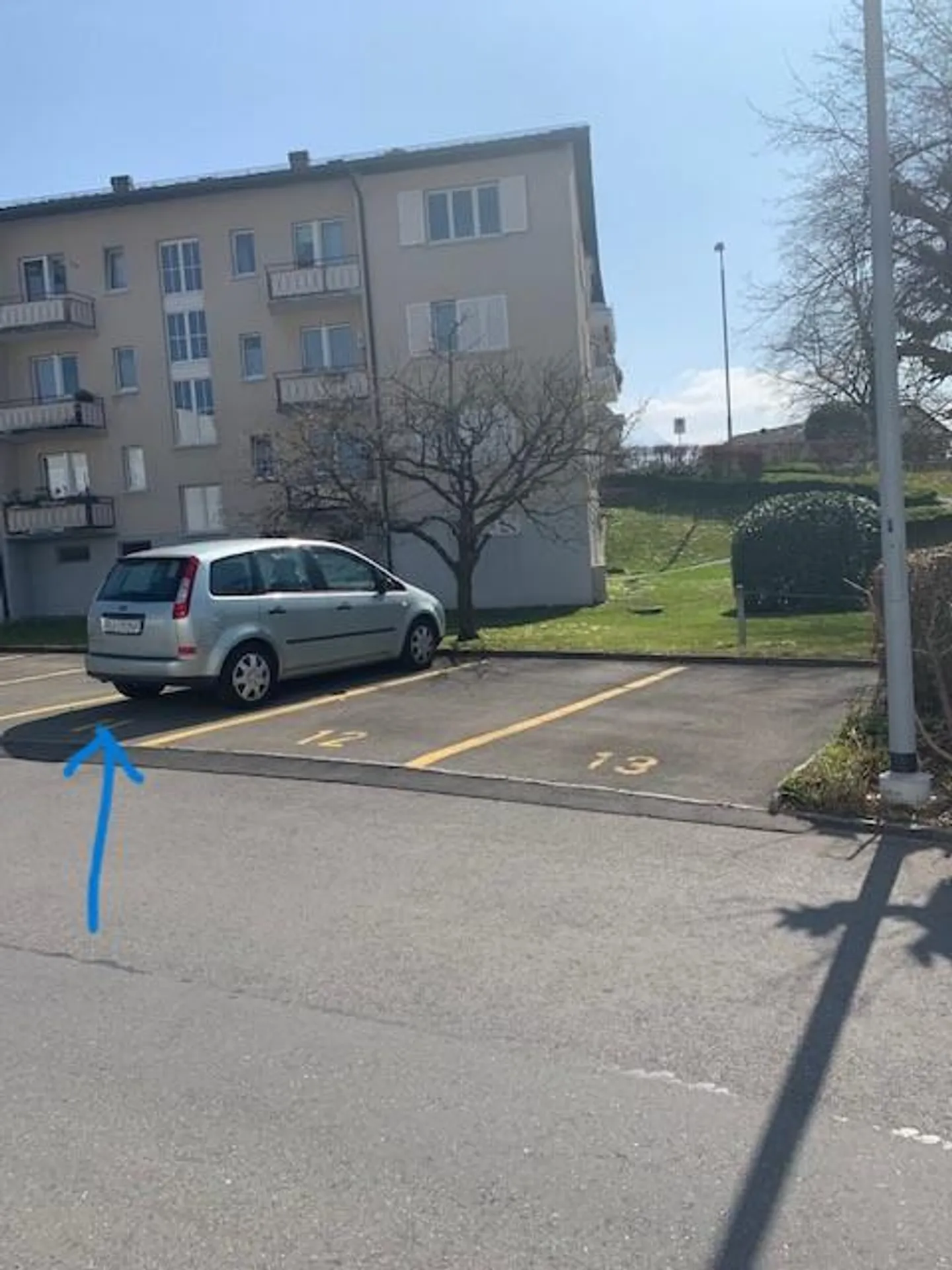 Outdoor parking for rent - Photo 2 of 2