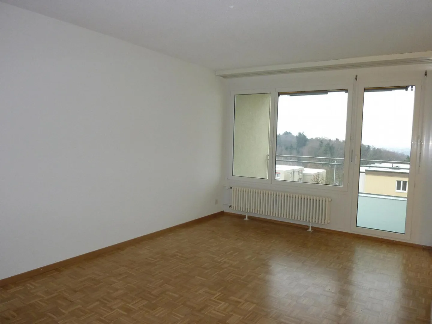 Appartement lumineux 4.5 pièces avec balcon - Photo 1 sur 8