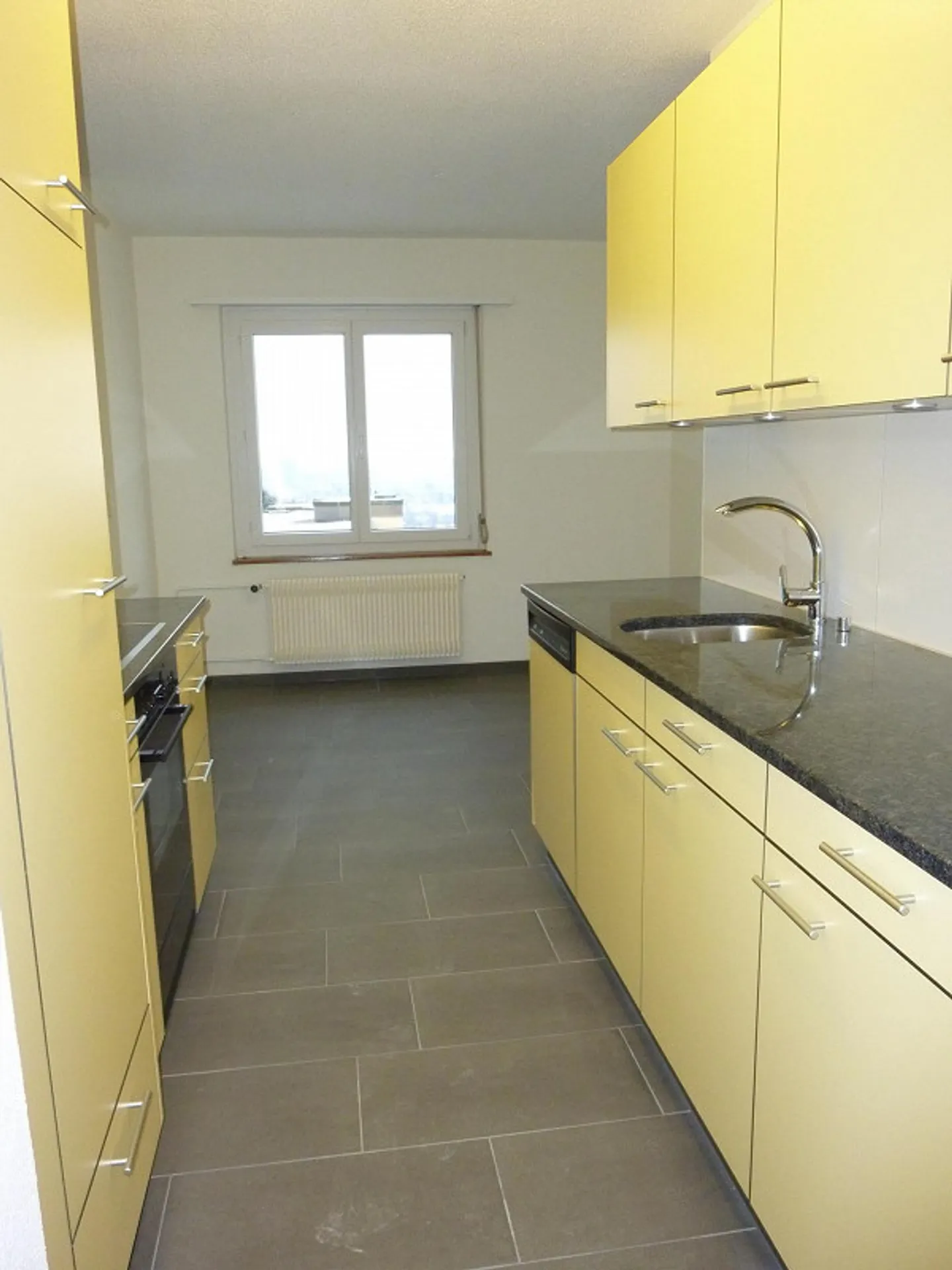 Appartement lumineux 4.5 pièces avec balcon - Photo 4 sur 8