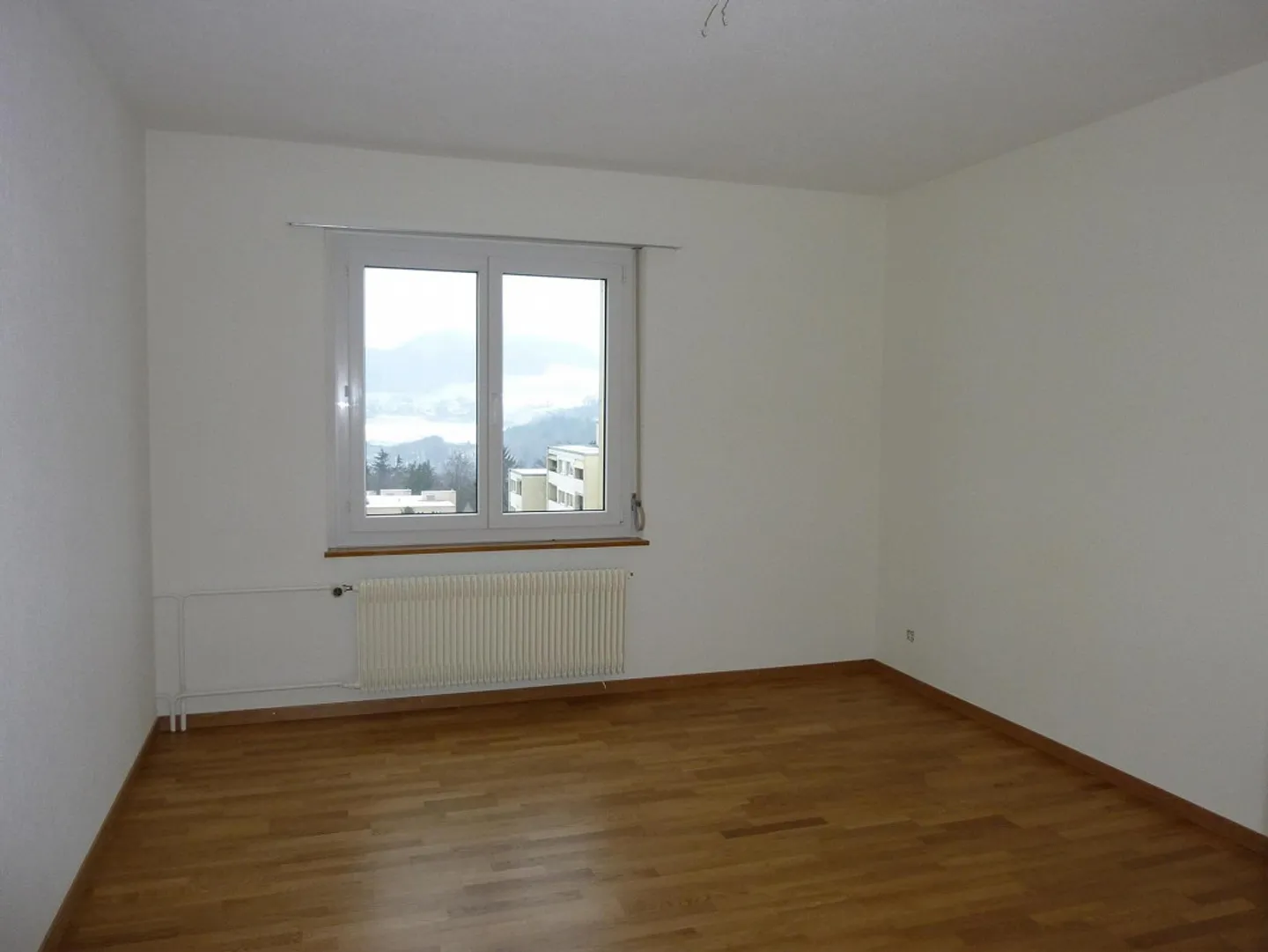 Appartement lumineux 4.5 pièces avec balcon - Photo 5 sur 8