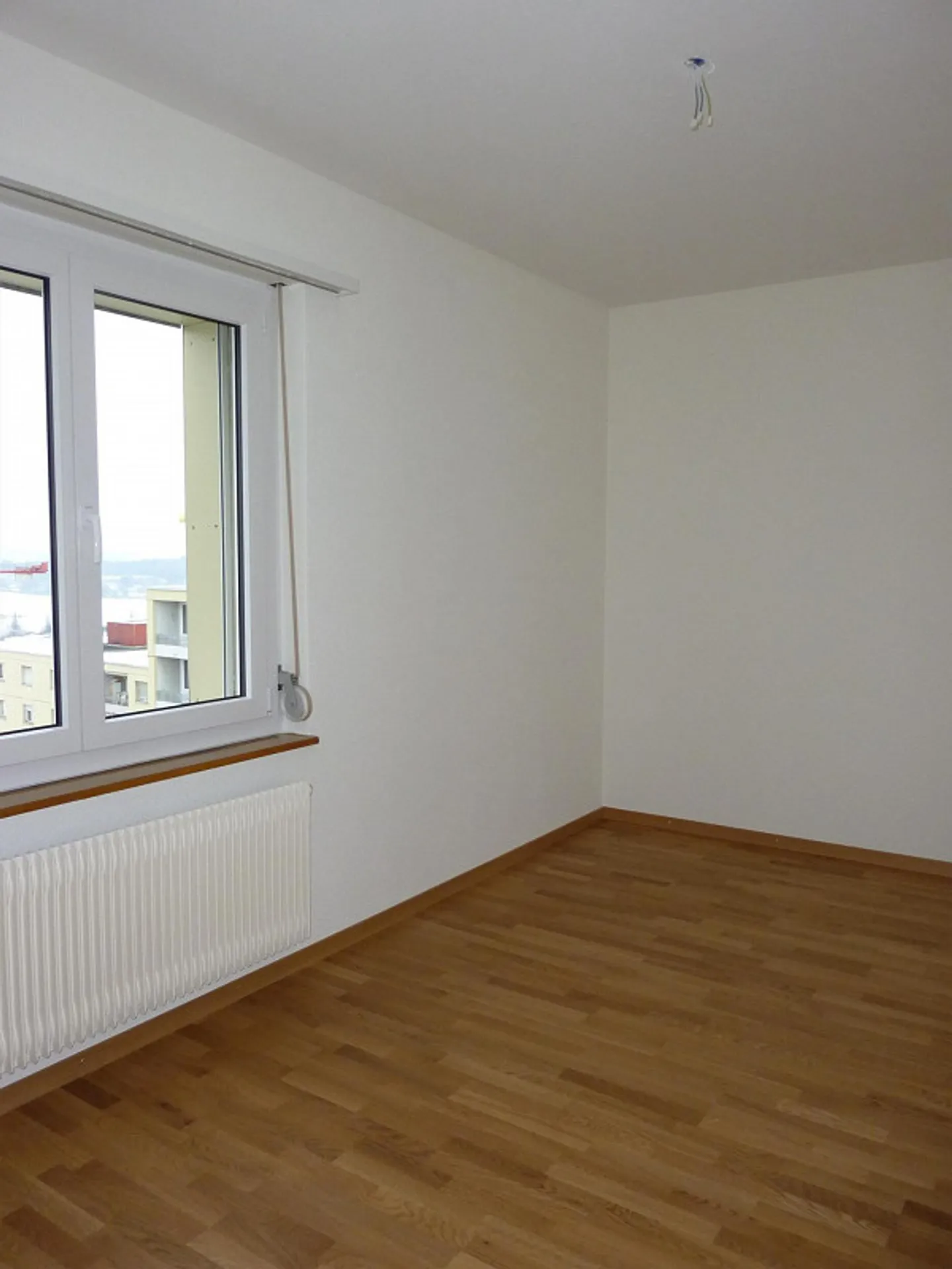 Appartement lumineux 4.5 pièces avec balcon - Photo 6 sur 8