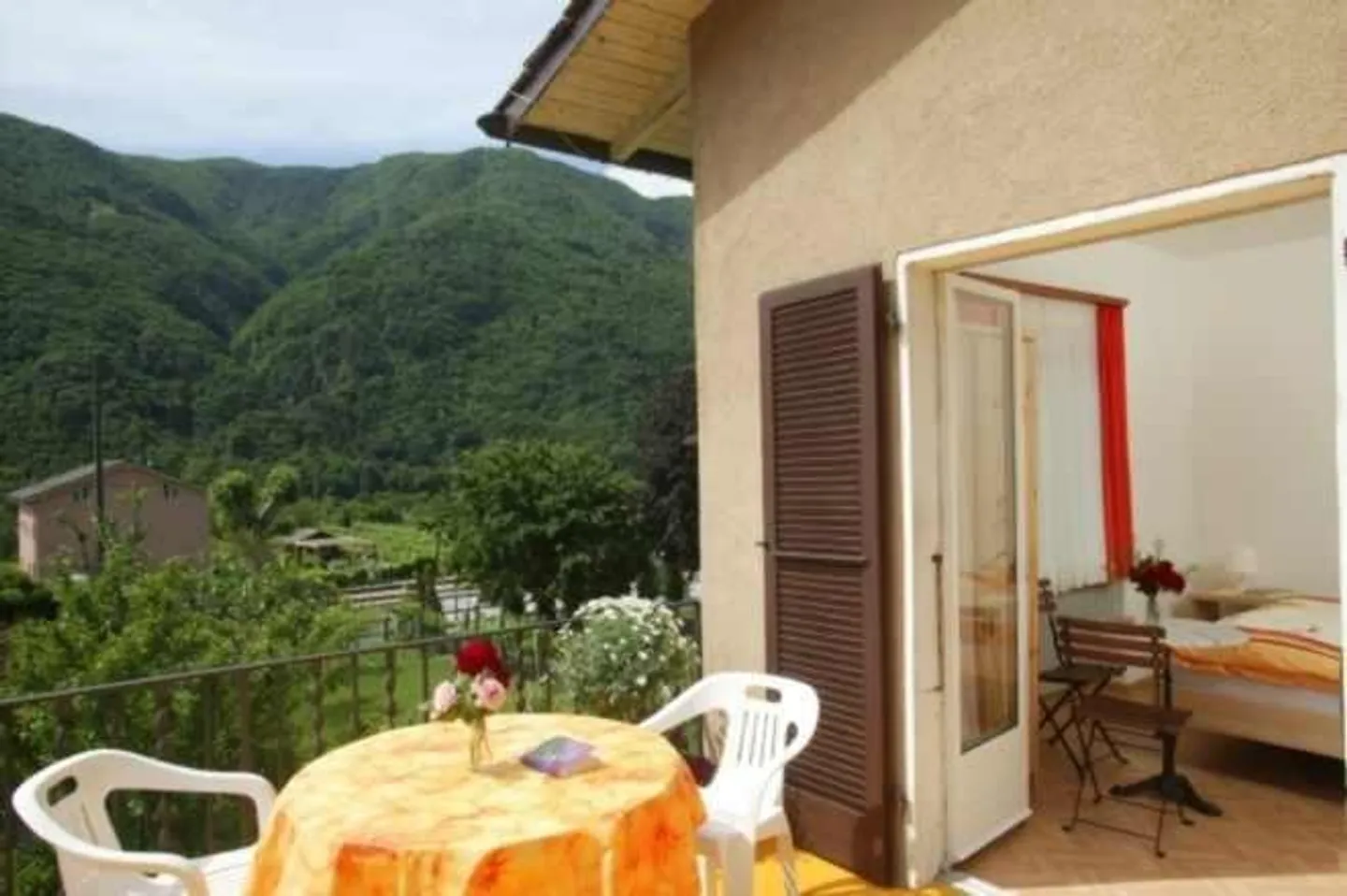 Charming Hotel-Restaurant in Cavigliano - Photo 7 of 9