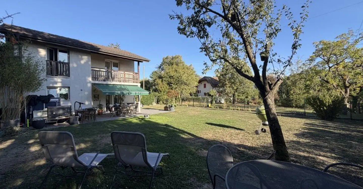 Familienhaus mit schönem Garten und freiem Blick - Foto 2 von 12