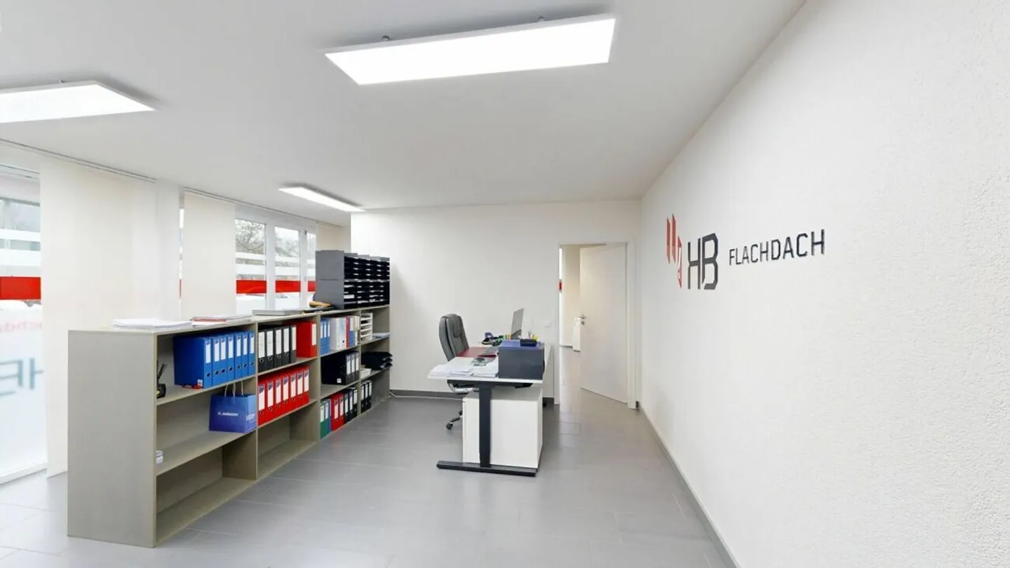 Spazio ufficio per la tua attività con parcheggio privato - Foto 2 di 10