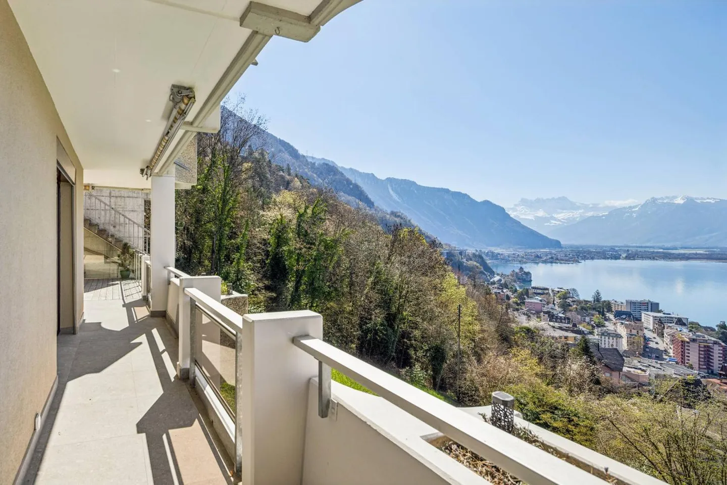 Appartement Étonnant avec Terrasse - Photo 6 sur 8