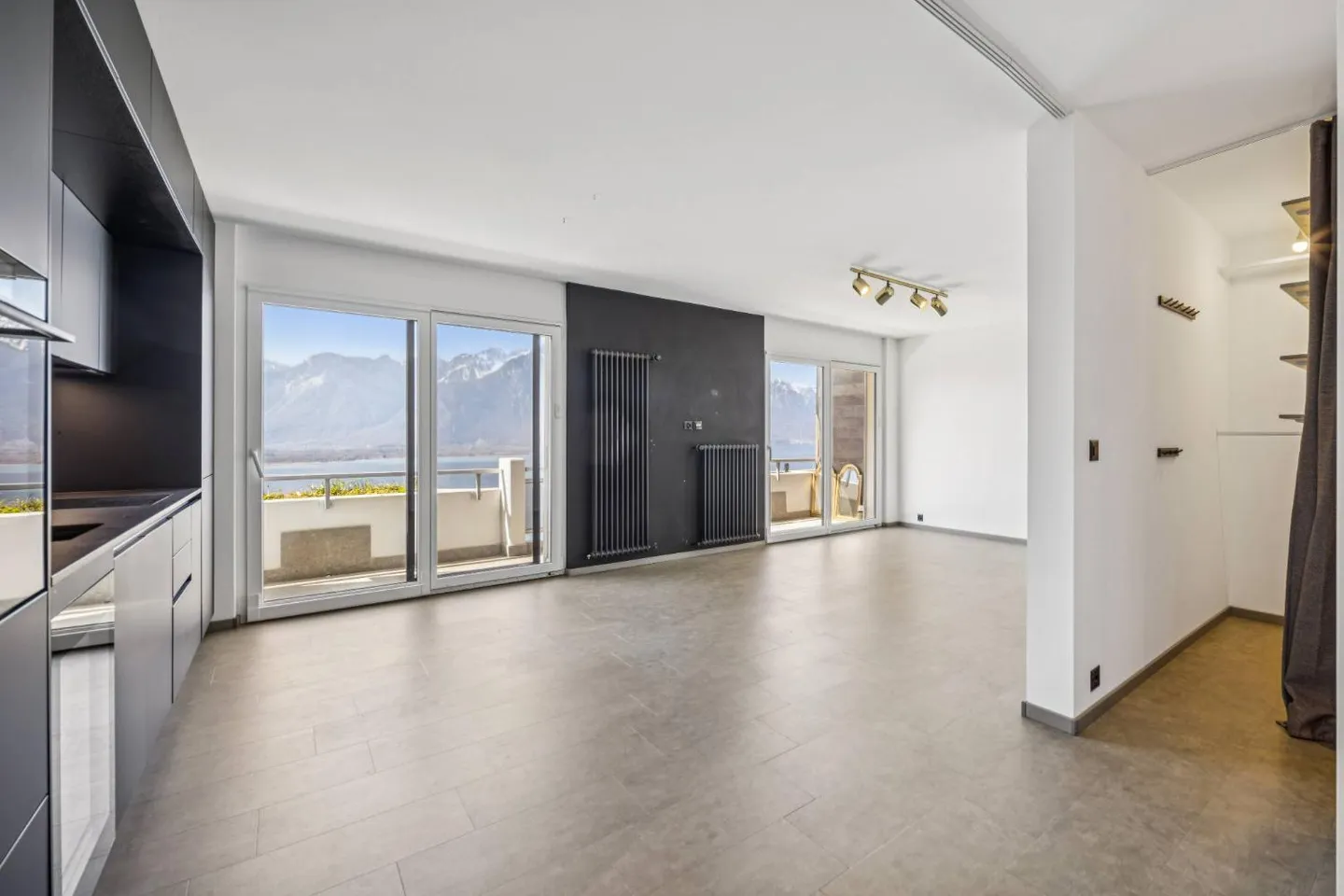 Appartement Étonnant avec Terrasse - Photo 4 sur 8