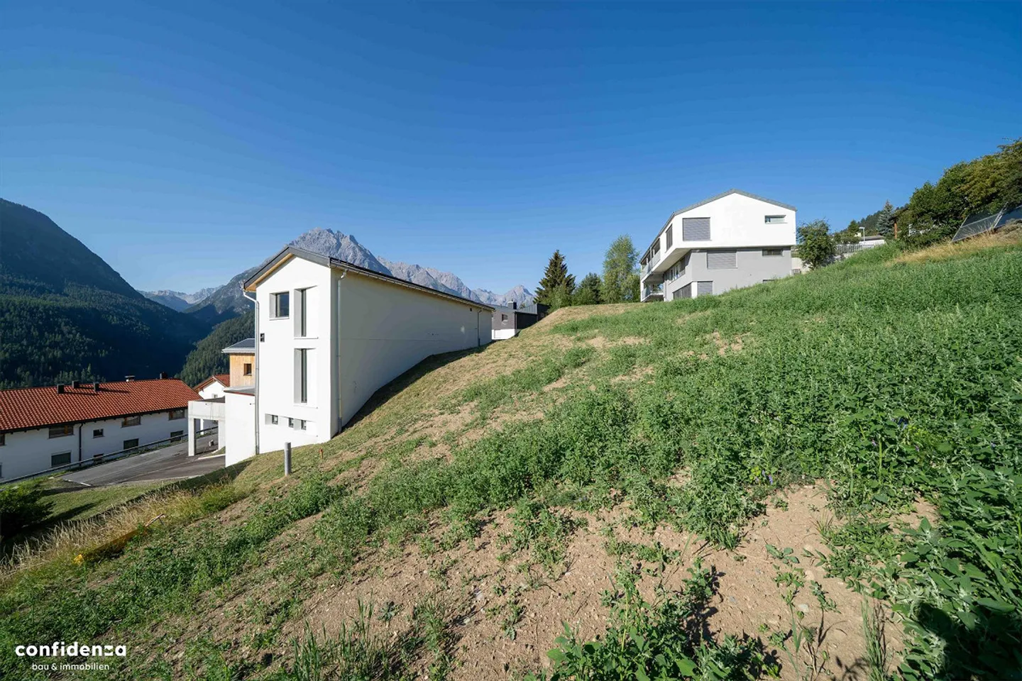 Maison individuelle neuve exclusive avec panorama à Scuol - résidence principale en haut de la colline - Photo 1 sur 13