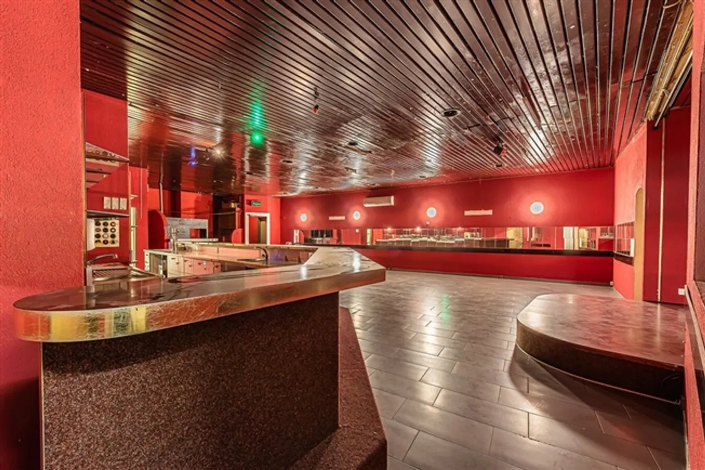 Are you looking for a new challenge? - Photo 3 of 5