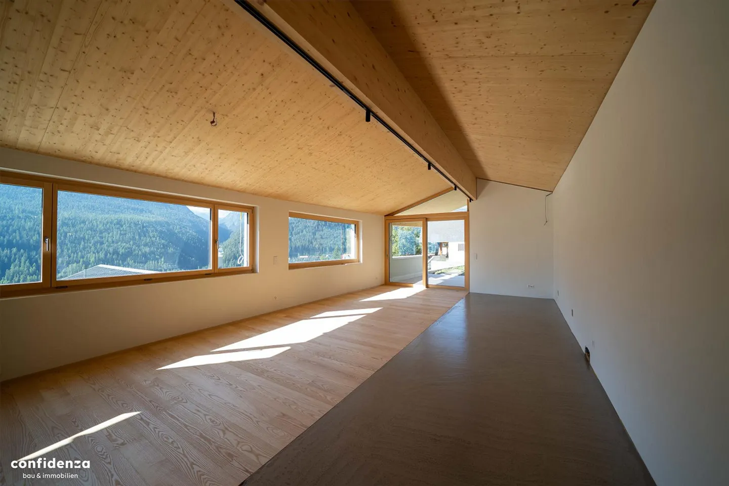 Maison individuelle neuve exclusive avec panorama à Scuol - résidence principale en haut de la colline - Photo 5 sur 13