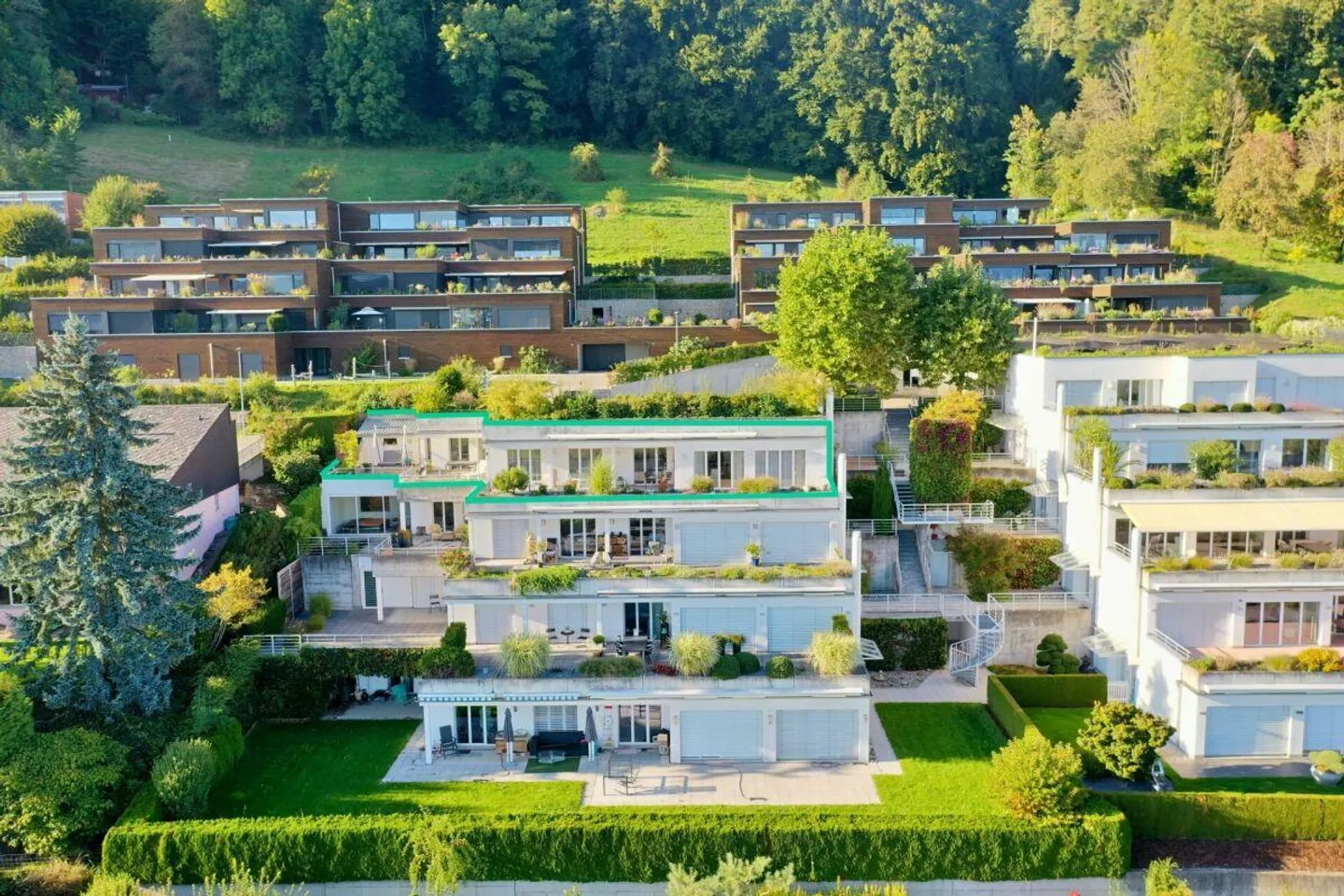 Vivre avec une vue et du calme - Maison de terrasse spacieuse dans un emplacement ensoleillé - Photo 1 sur 13