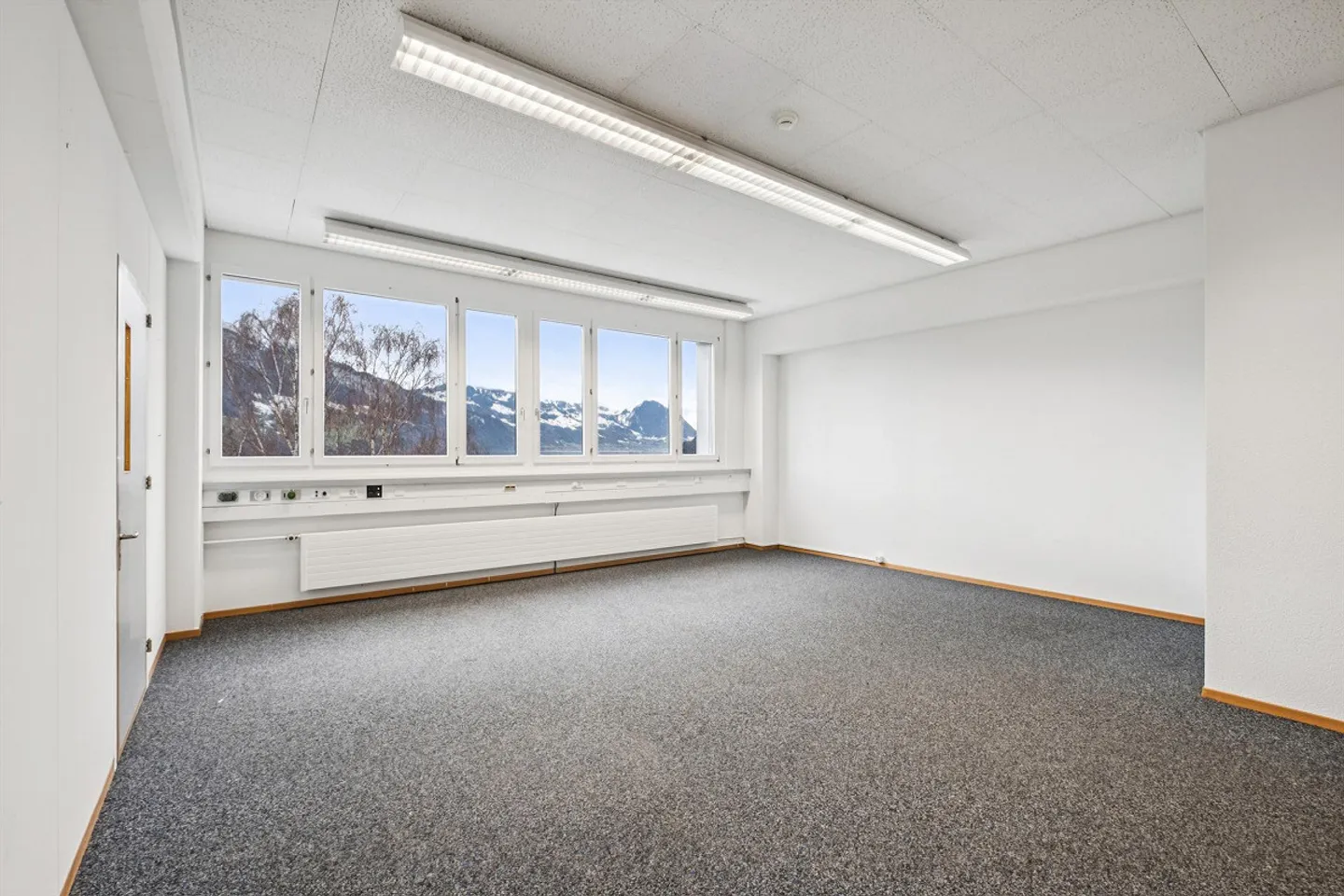 Travailler au bord du lac : des espaces de bureau bien pensés dans un cadre magnifique - Photo 2 sur 8