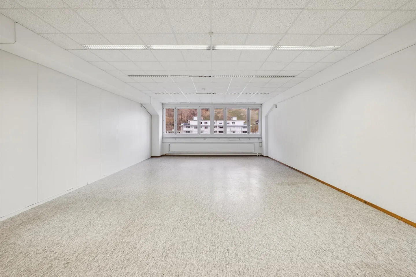 Travailler au bord du lac : des espaces de bureau bien pensés dans un cadre magnifique - Photo 4 sur 8