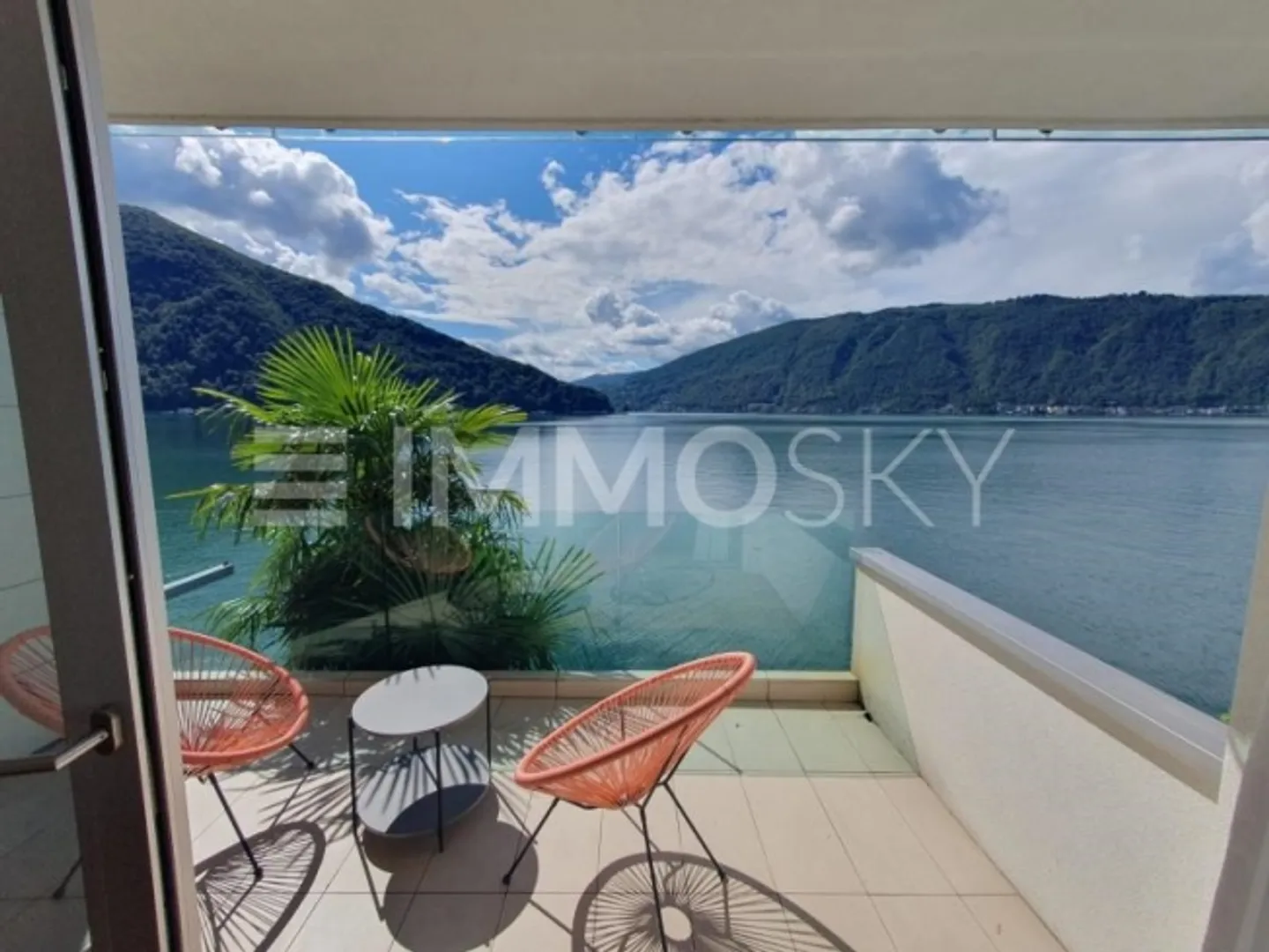 Prestigeträchtige Villa mit atemberaubendem Blick auf den Luganersee - Bissone - Foto 1 von 4