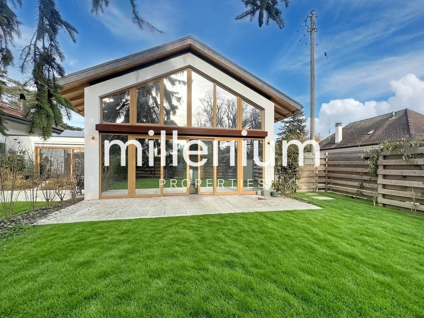 Moderne Doppelhaushälfte mit unabhängigem Studio - Foto 1 von 18