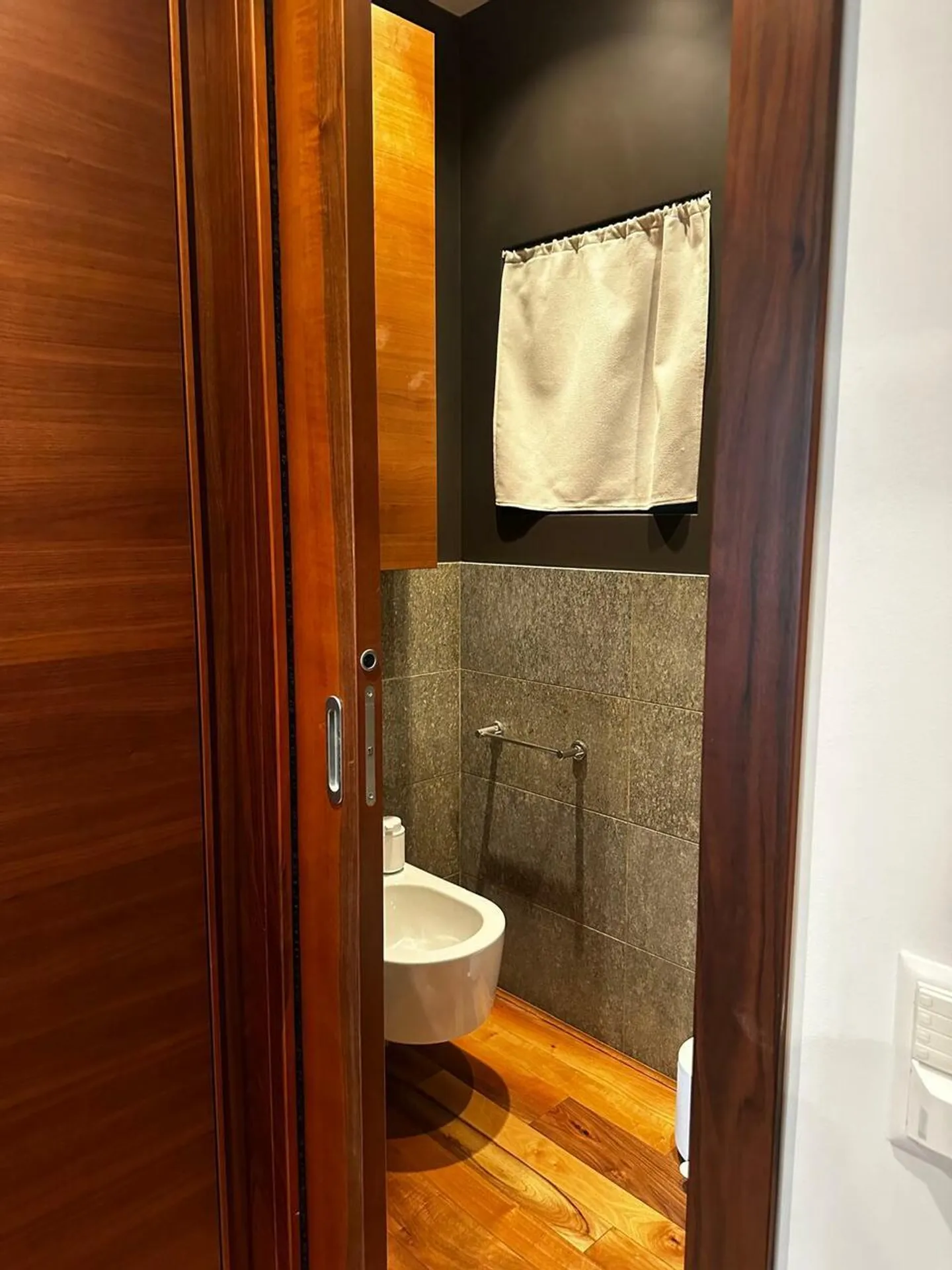 Untermiete - Elegante Möblierte Wohnung mit Privatem Garten - Foto 16 von 23