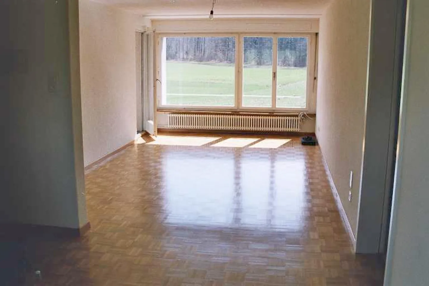 Appartement 4,5 pièces dans un emplacement calme et proche de la ville - Photo 2 sur 10