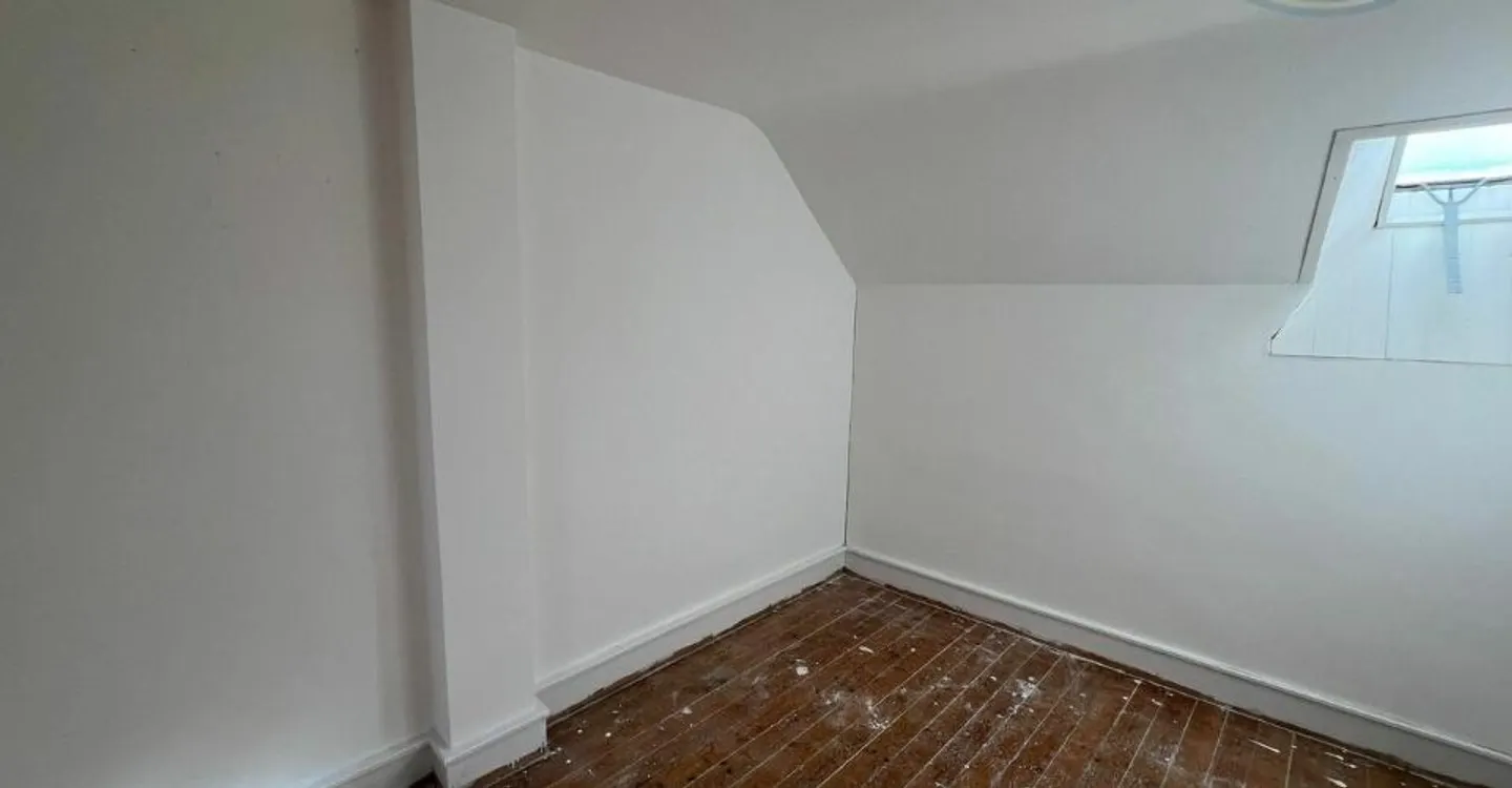 Haus zu renovieren mit der Möglichkeit, mehrere Wohnungen zu schaffen - Foto 3 von 6
