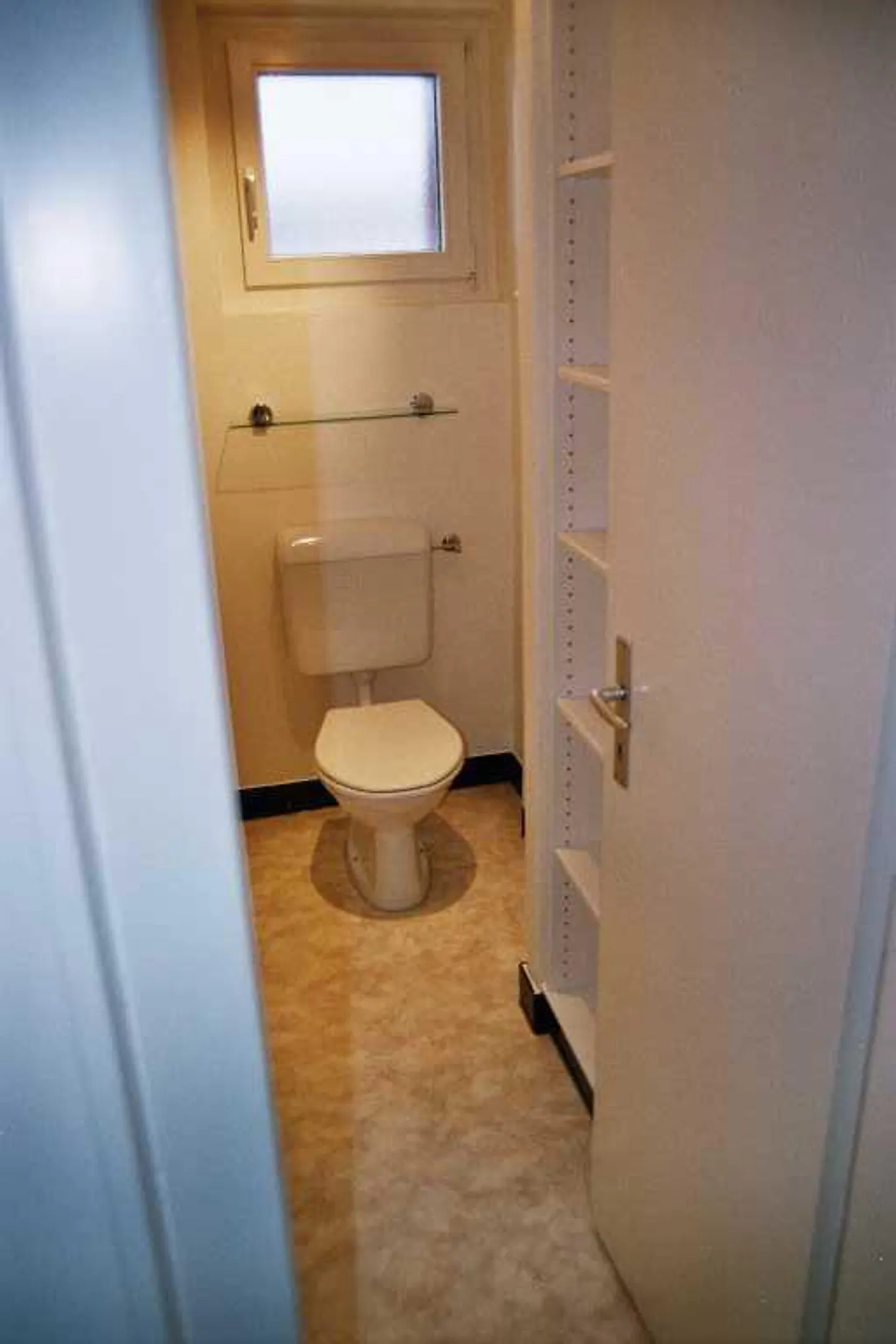 Appartement 4,5 pièces dans un emplacement calme et proche de la ville - Photo 8 sur 10