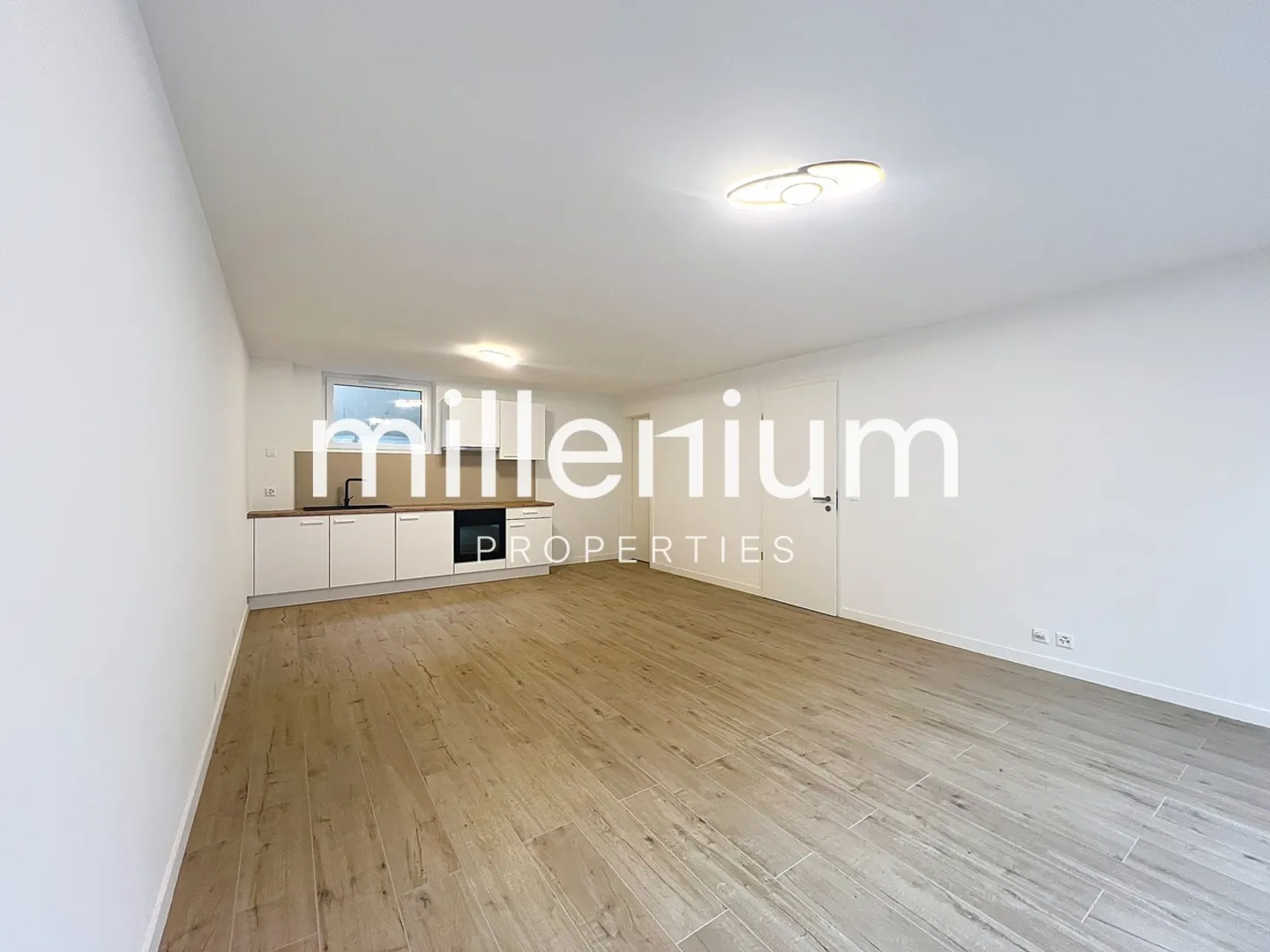 Moderne Doppelhaushälfte mit unabhängigem Studio - Foto 15 von 18