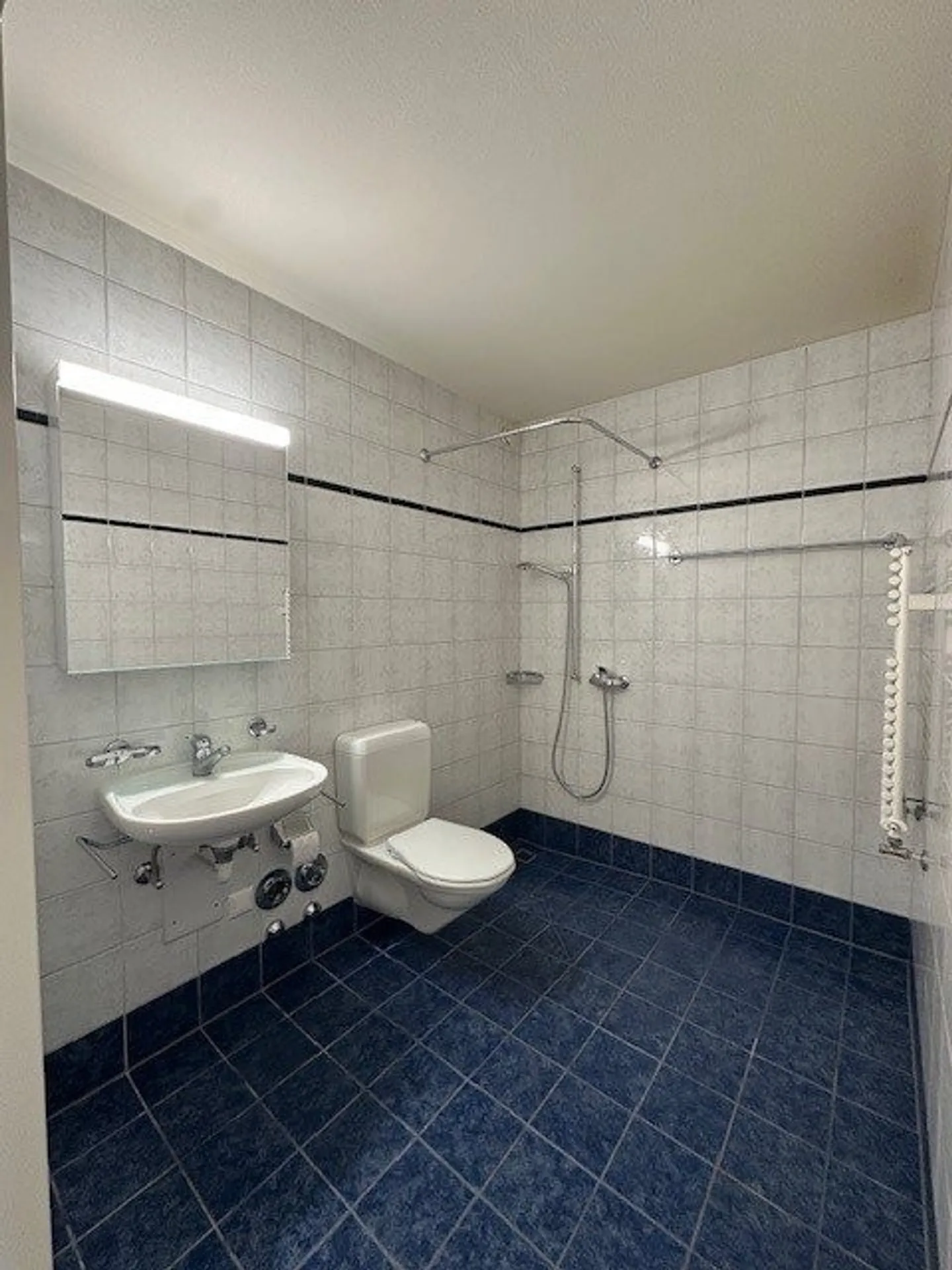 2,5-Zimmer-Wohnung im 2. Stock in Vevey - Foto 2 von 4