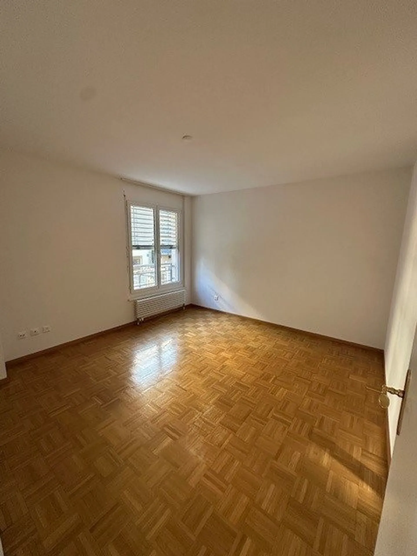 2,5-Zimmer-Wohnung im 2. Stock in Vevey - Foto 3 von 4