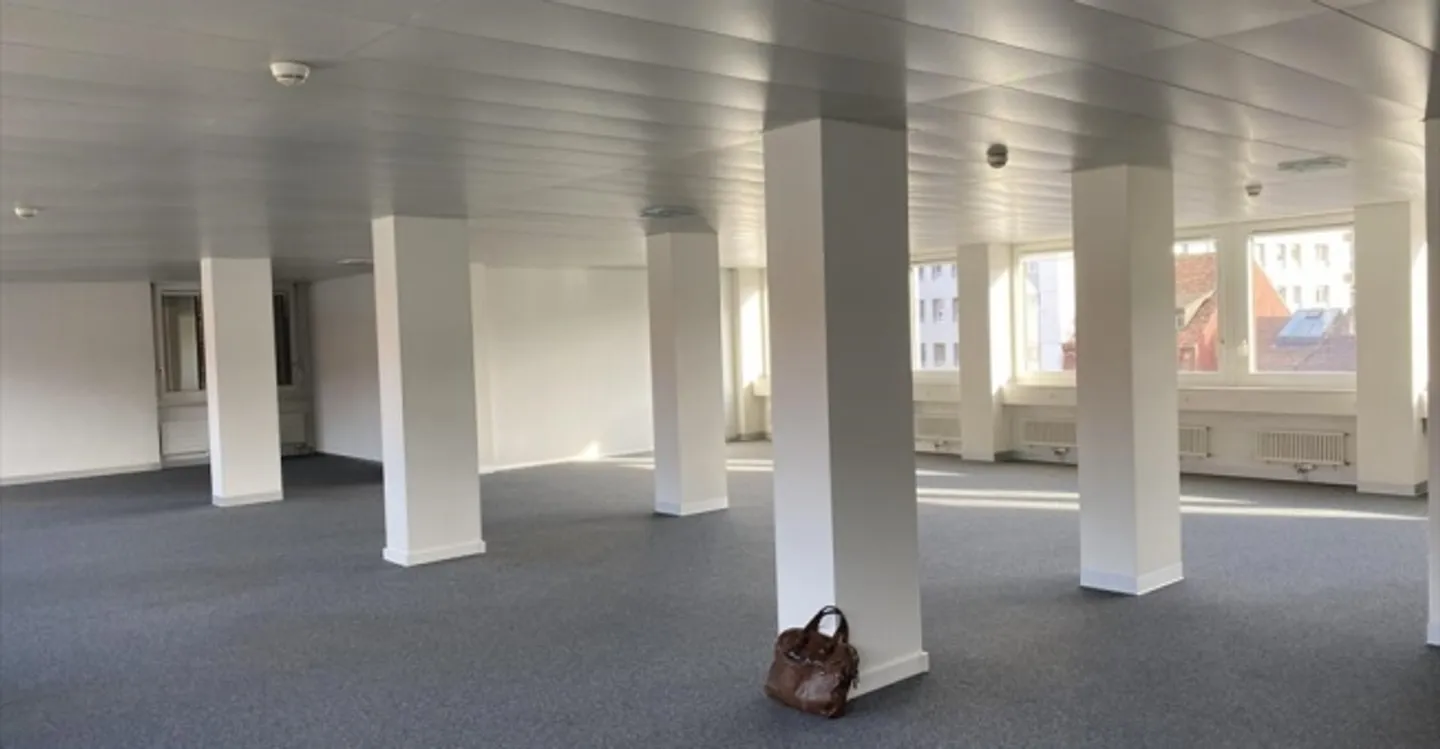 Commercial 4 rooms - Photo 6 of 8