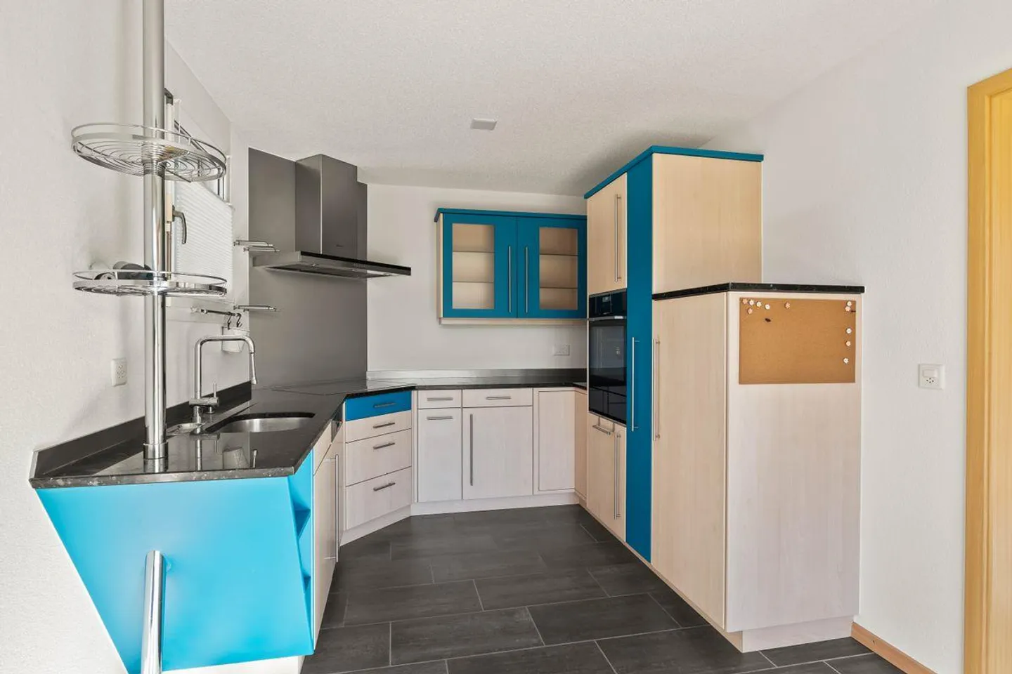 Charming Single Family Home - Photo 5 of 13