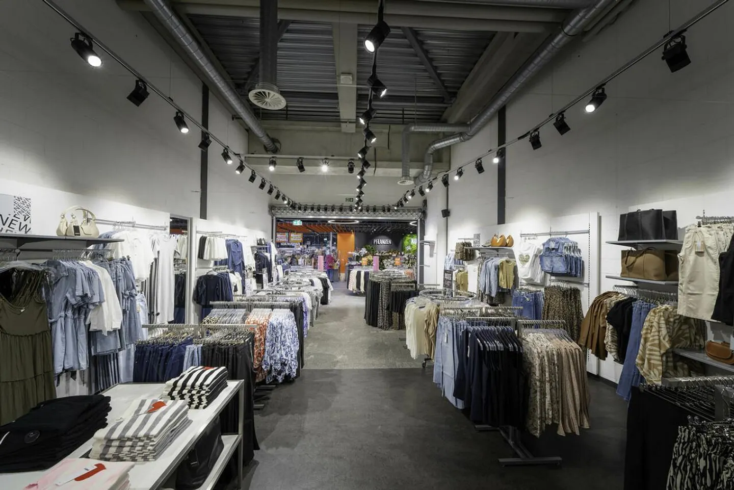 Superficie commerciale di 160 m² in un centro commerciale - Migros Bubendorf - Foto 1 di 9