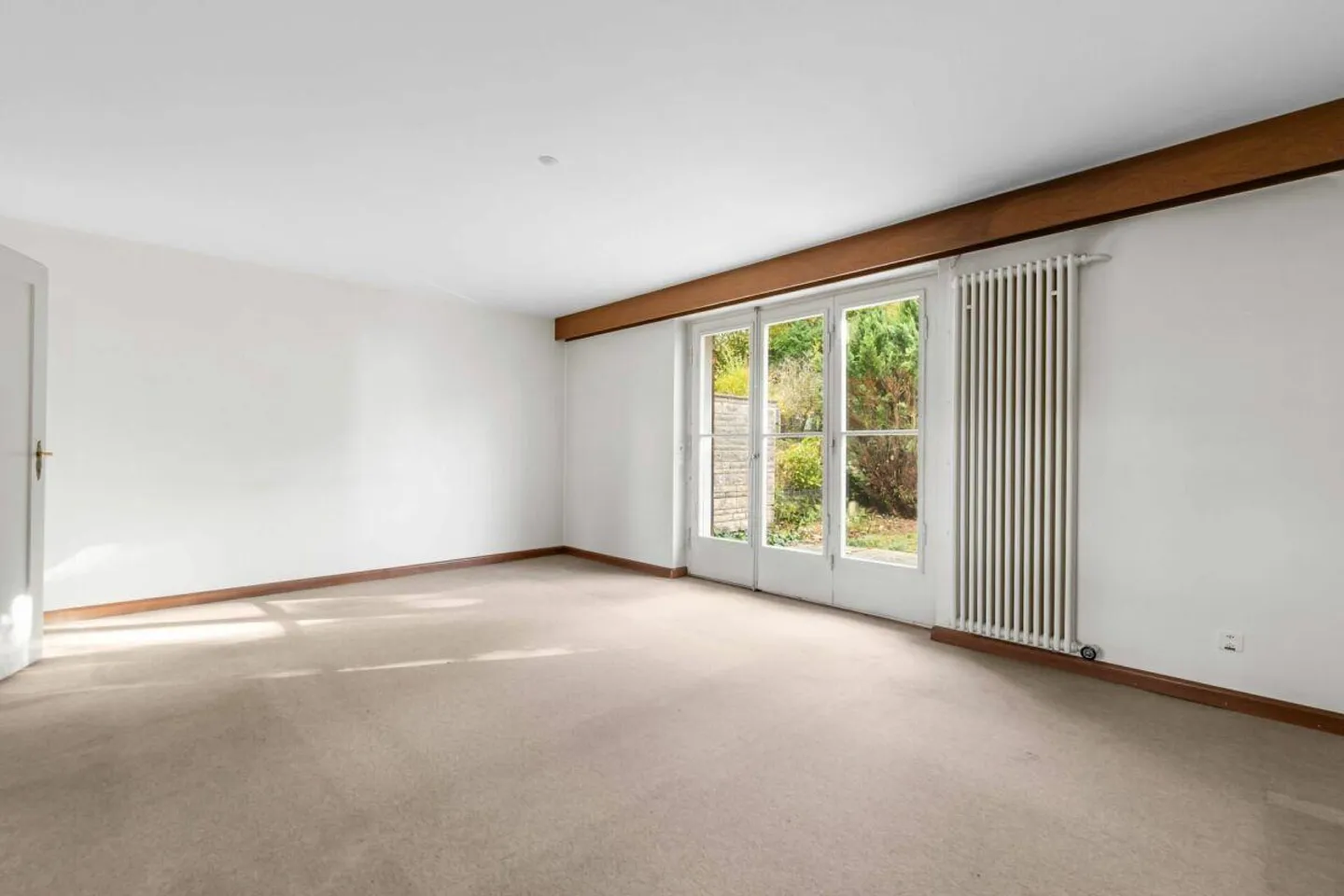 Family House in Binningen - Your Green Home with Garden - Photo 4 of 12