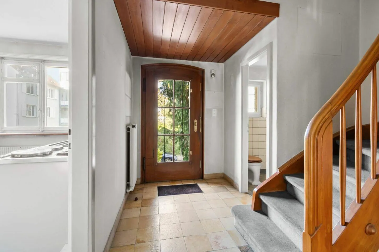 Family House in Binningen - Your Green Home with Garden - Photo 6 of 12