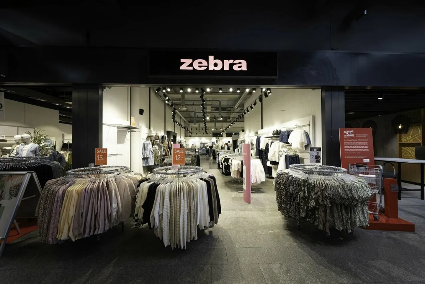 Superficie commerciale di 160 m² in un centro commerciale - Migros Bubendorf - Foto 3 di 9