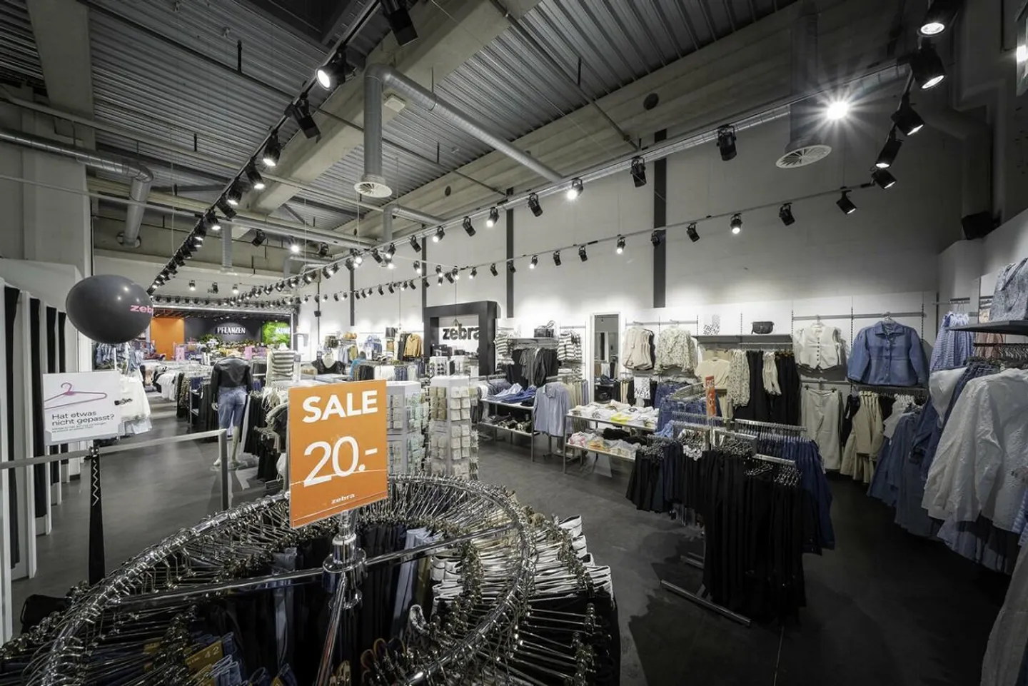 Superficie commerciale di 160 m² in un centro commerciale - Migros Bubendorf - Foto 2 di 9