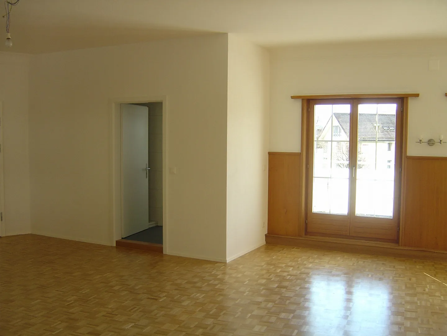 Renovated apartment in the village center - Photo 5 of 18