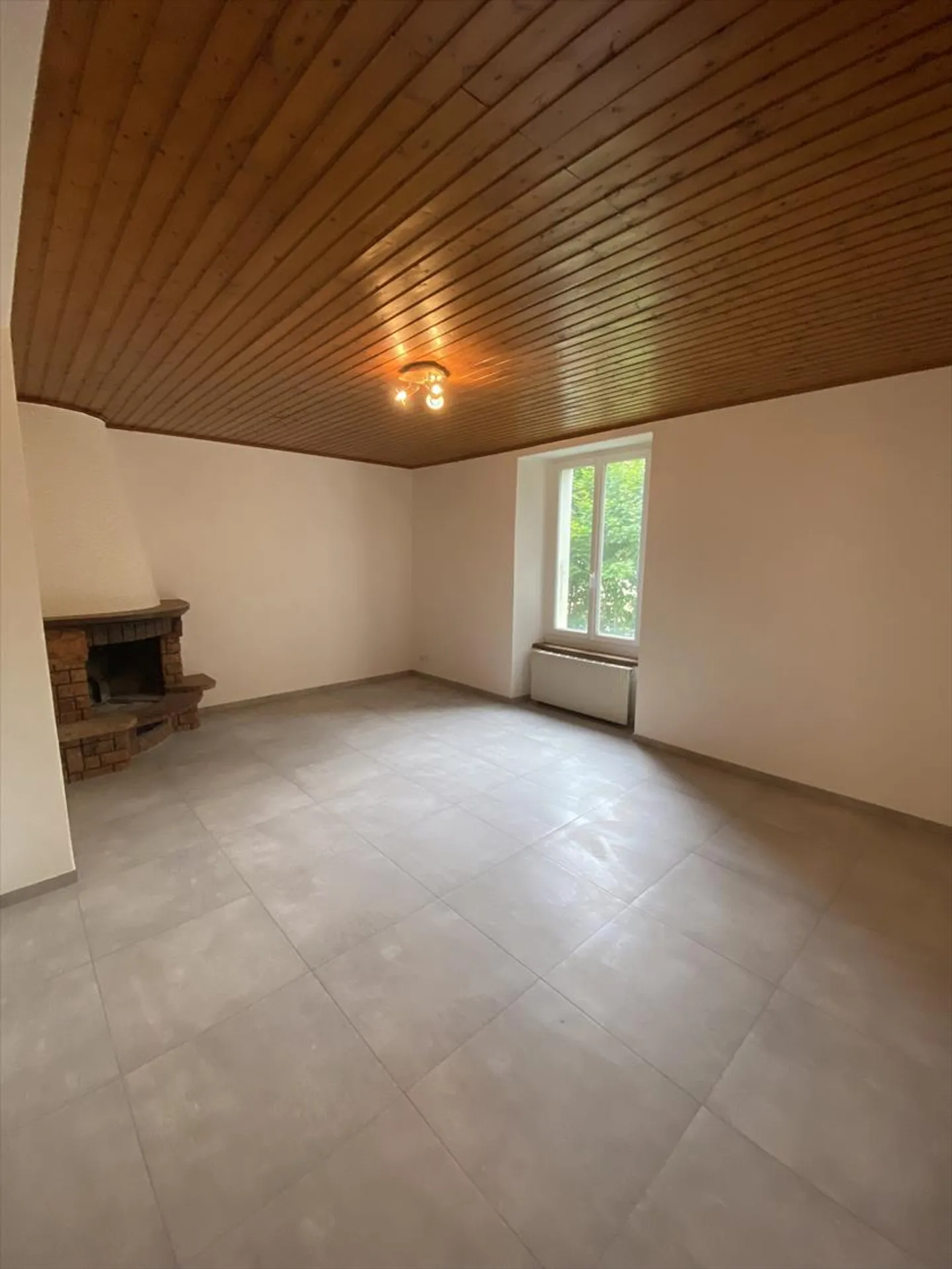 4-room apartment - Photo 1 of 5