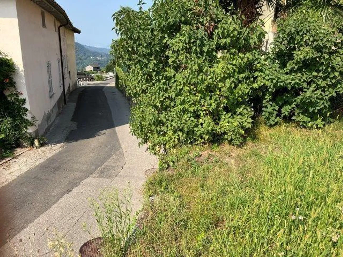 Sonniges Baugrundstück in Monteggio - Foto 4 von 16