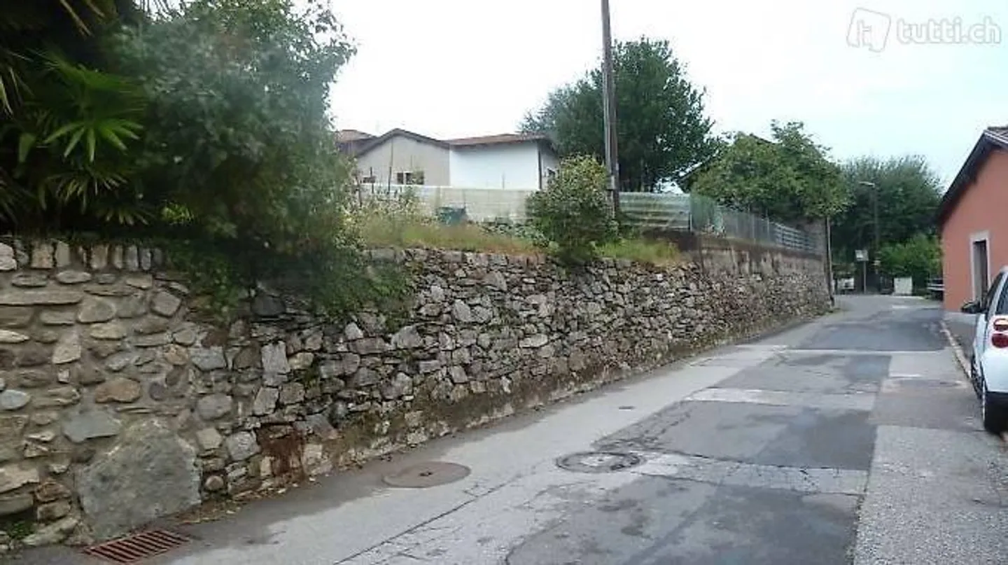 Sonniges Baugrundstück in Monteggio - Foto 9 von 16