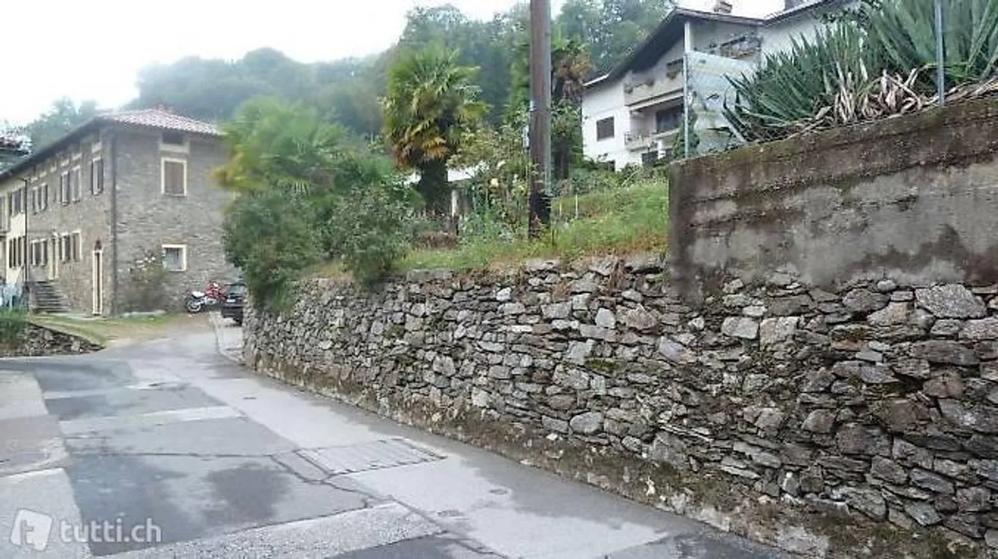 Sonniges Baugrundstück in Monteggio - Foto 10 von 16