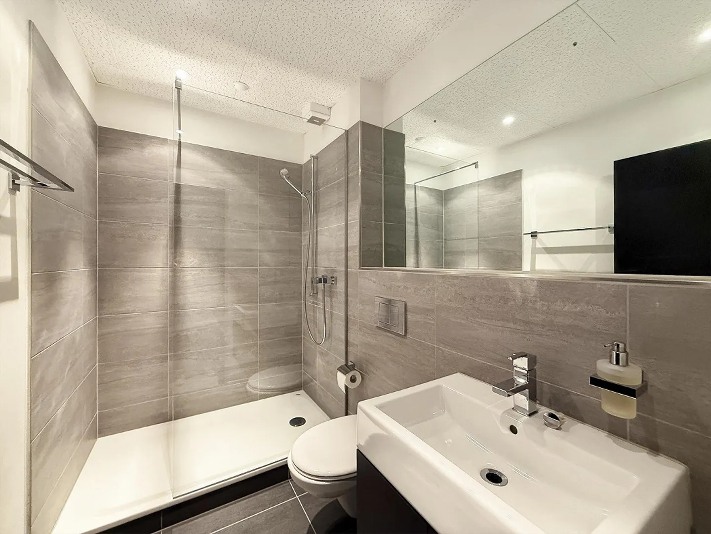 Spacious Office/Commercial Space in the West of St. Gallen - Photo 9 of 10