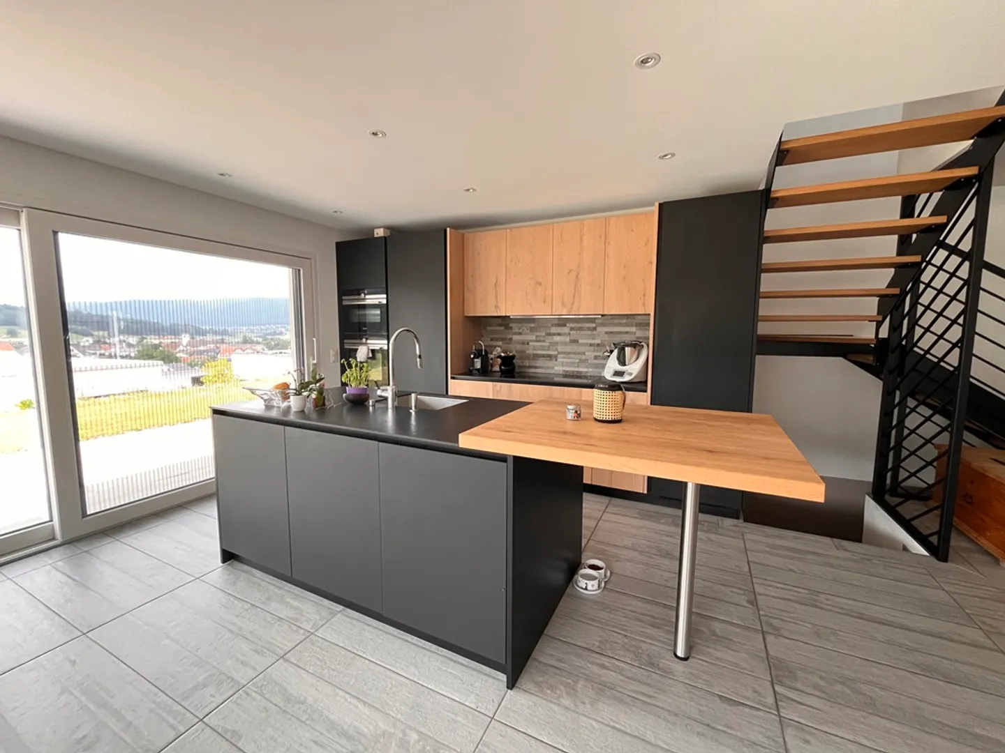 6.5 Room House - Photo 3 of 13