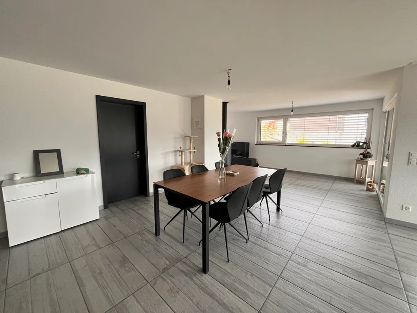 6.5 Room House - Photo 7 of 13